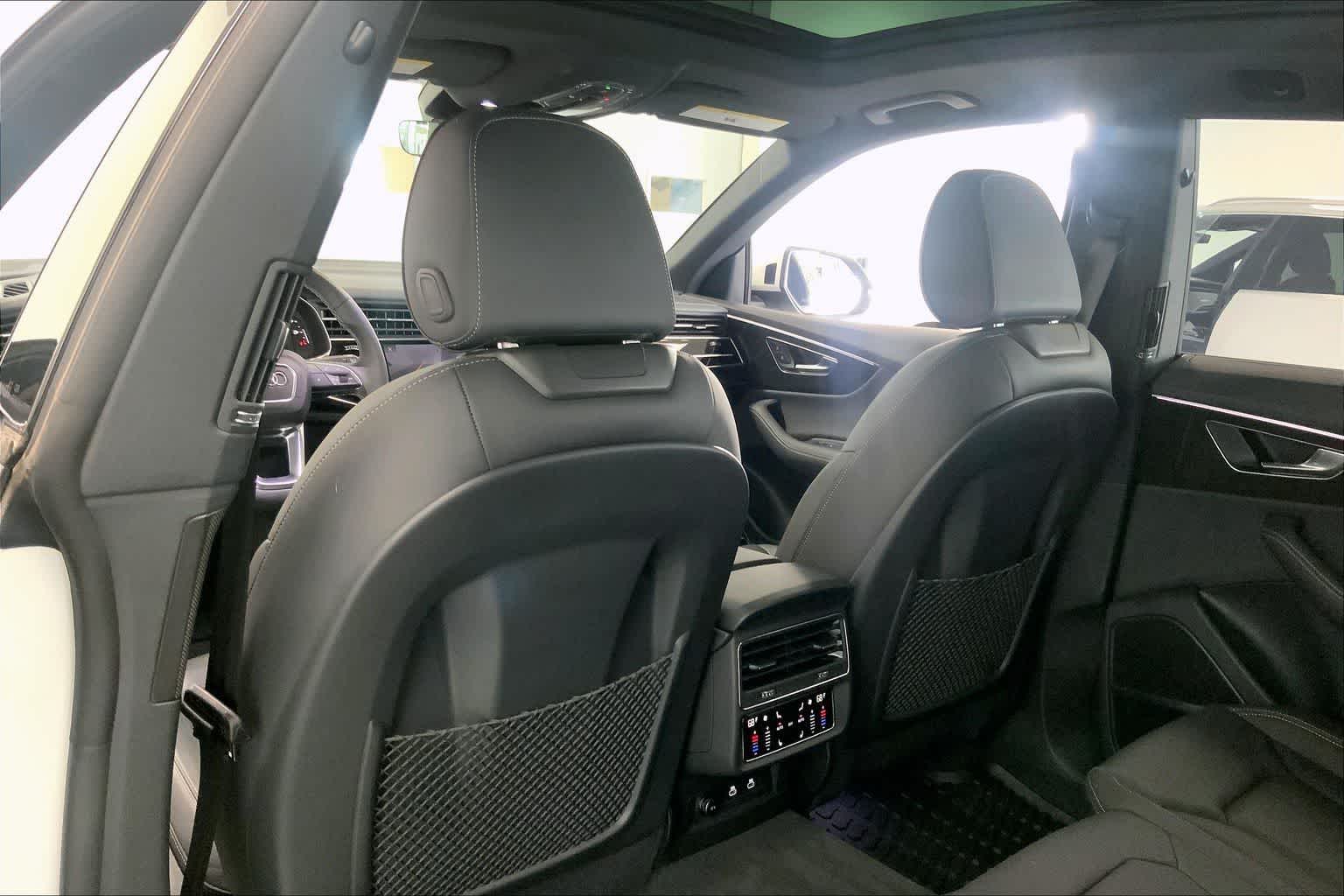 Thumbnail: 2025 Audi Q8 - 11