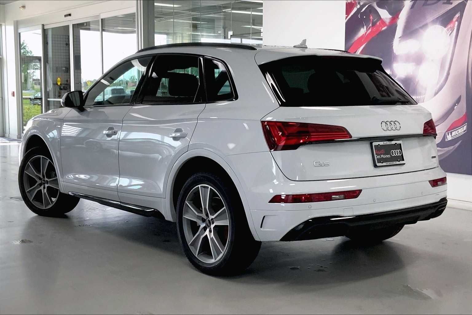 2025 Audi Q5 45 S line Premium photo 4