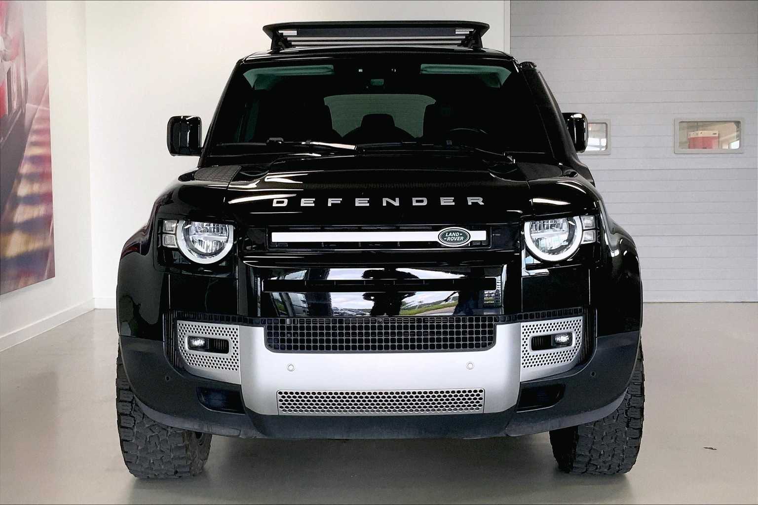 Thumbnail: 2022 Land Rover Defender - 6