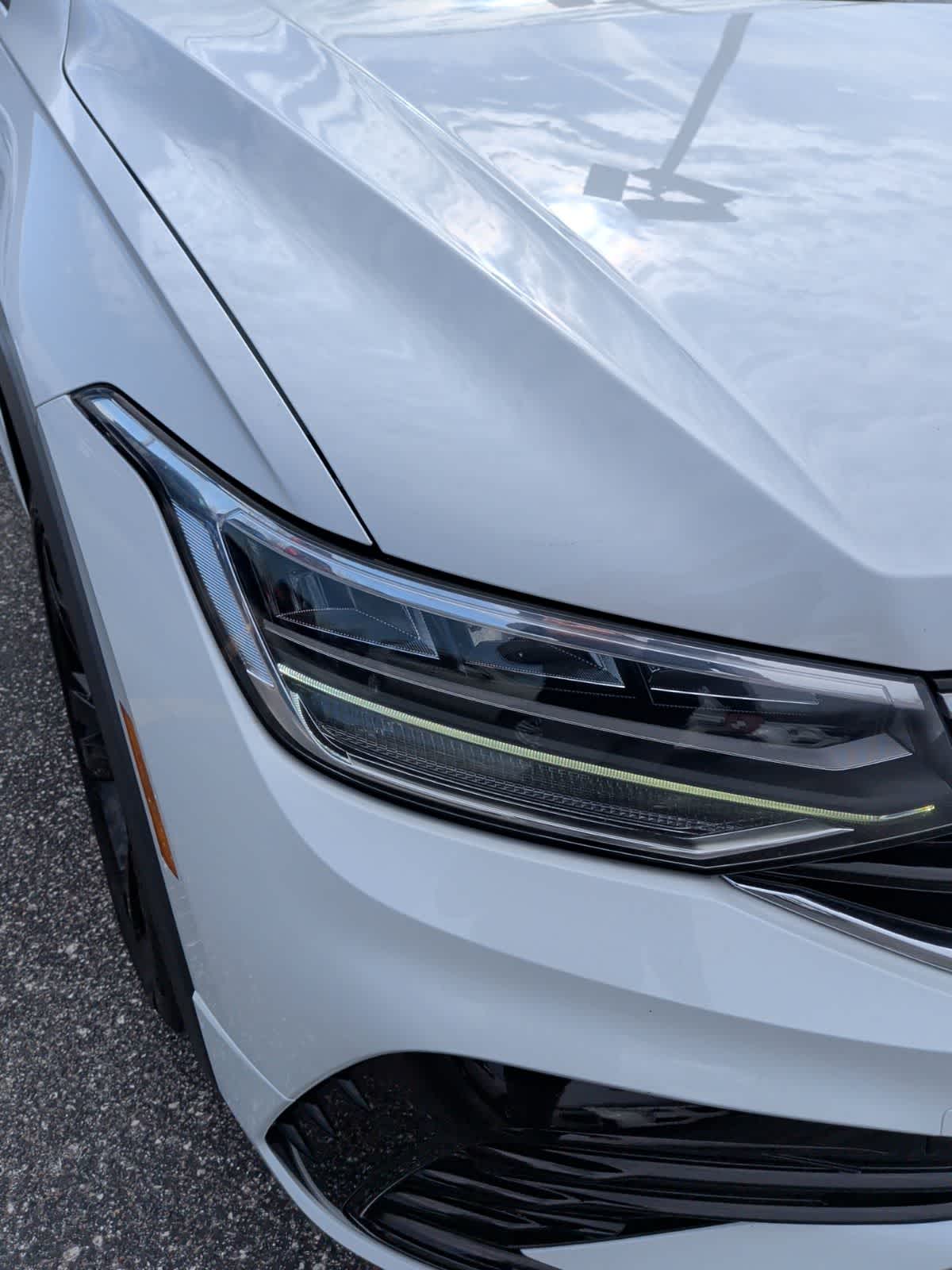 Thumbnail: 2023 Volkswagen Tiguan - 8