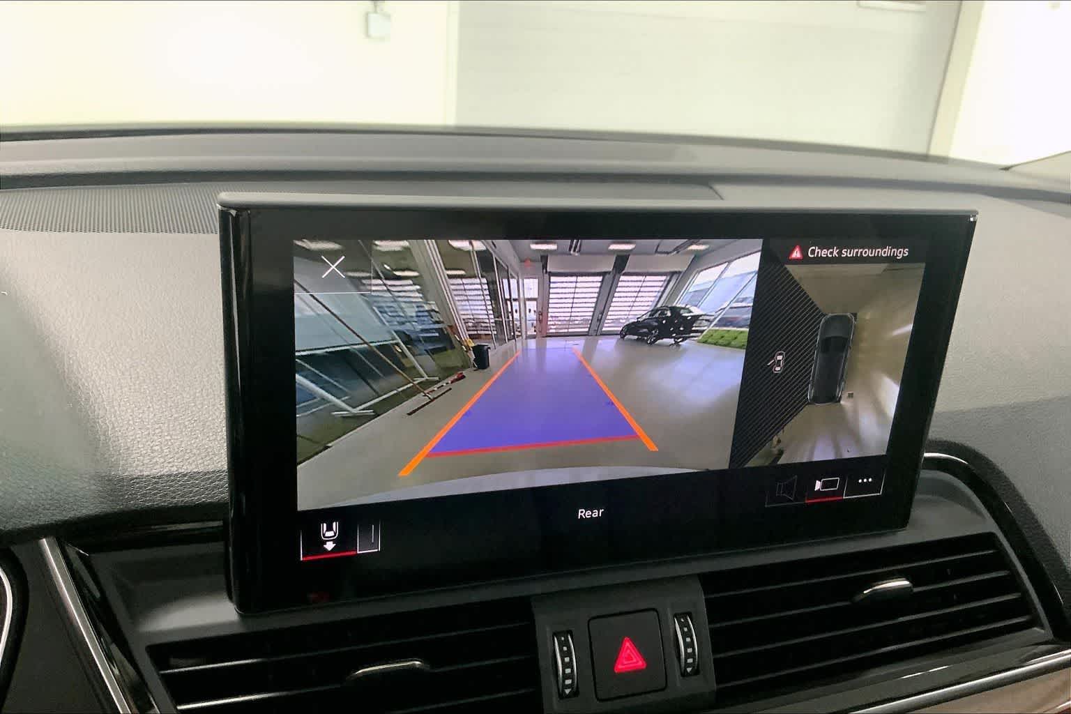 Thumbnail: 2022 Audi Q5 - 24