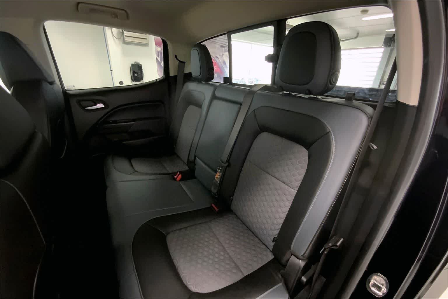 Thumbnail: 2022 Chevrolet Colorado - 29