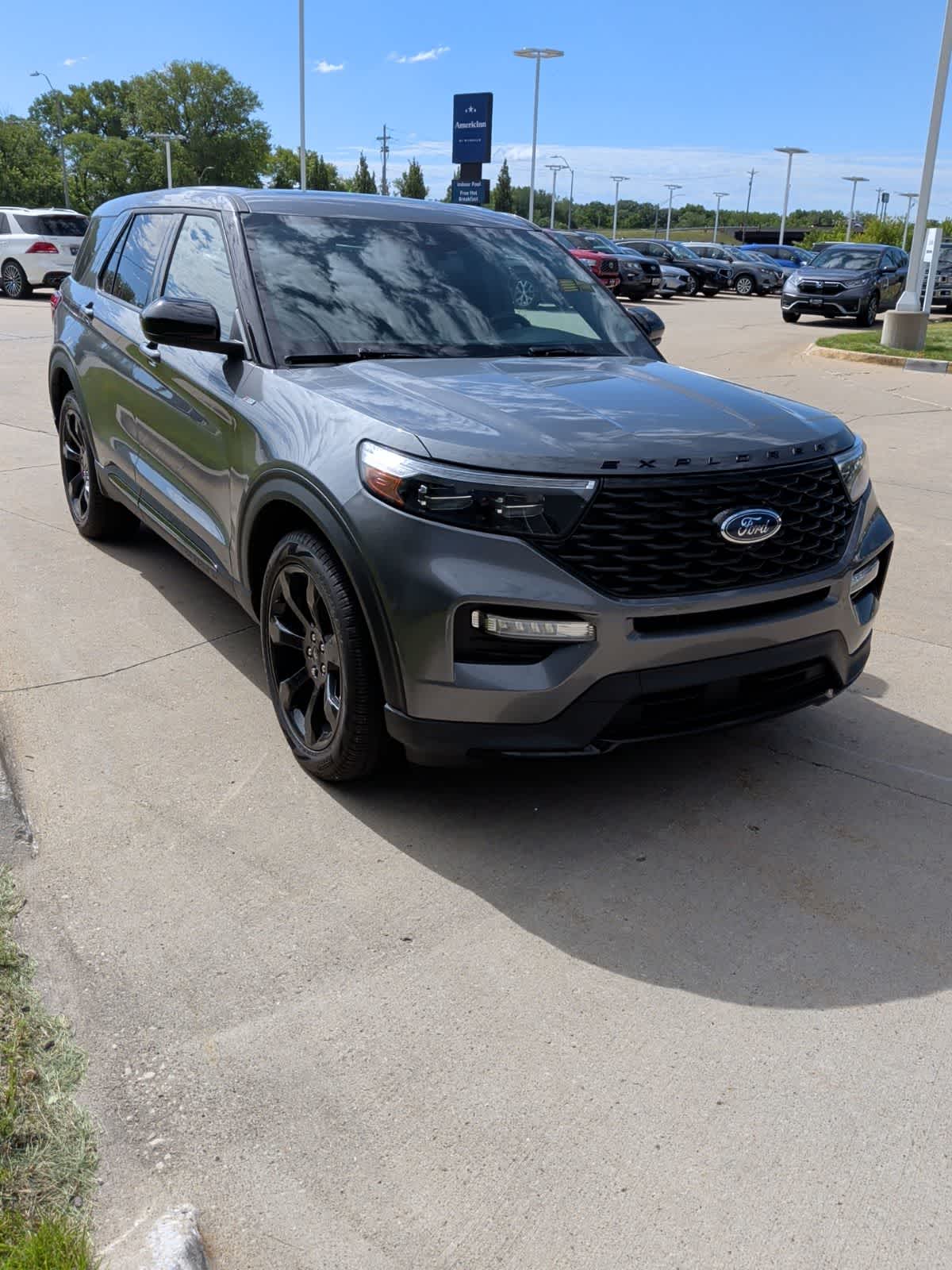 Thumbnail: 2022 Ford Explorer - 10