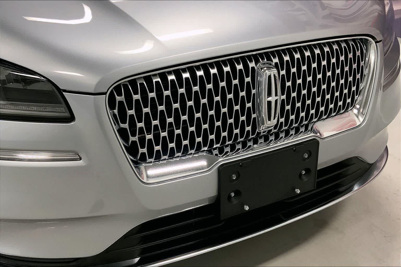 Thumbnail: 2021 Lincoln Corsair - 31