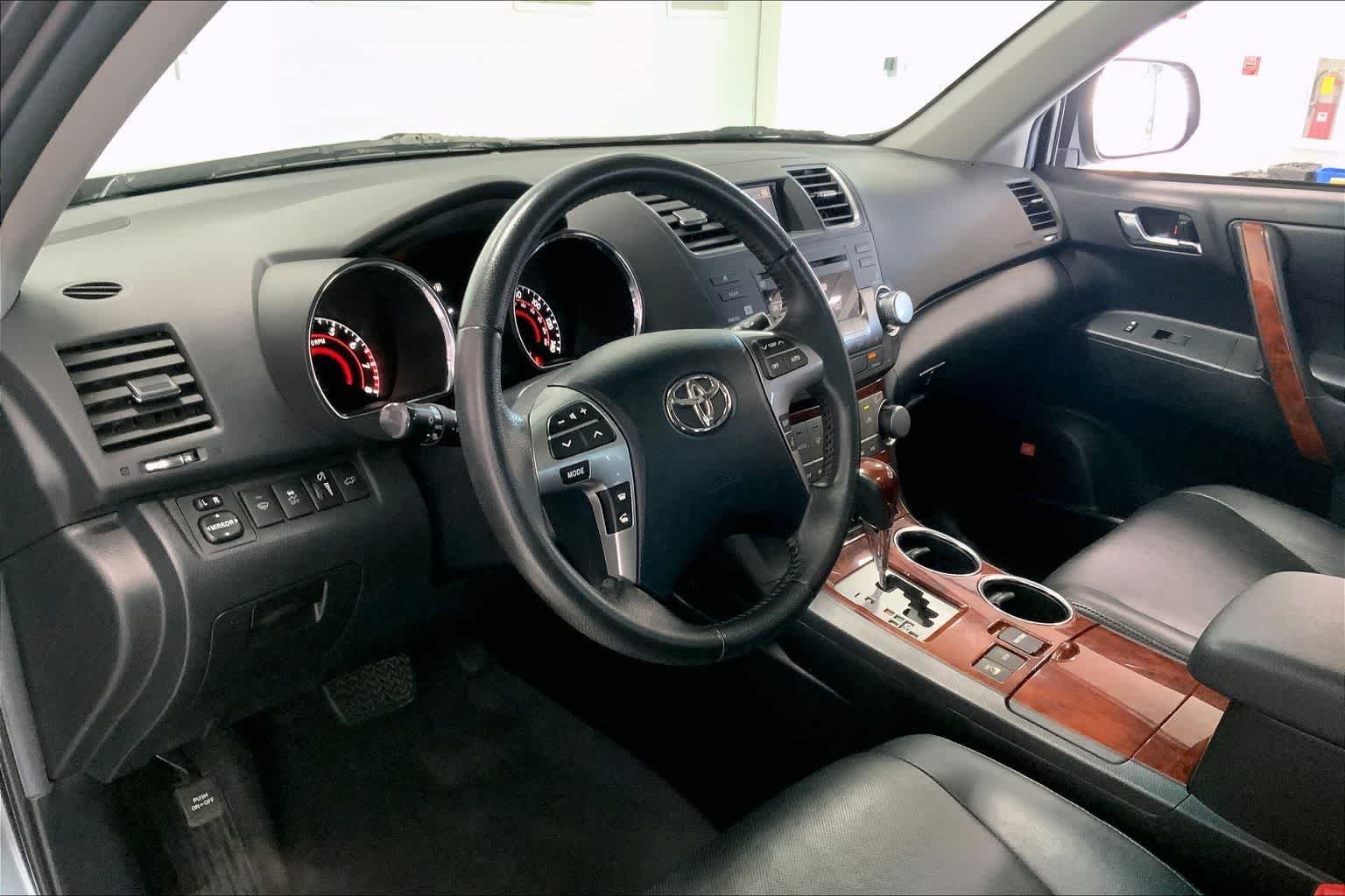 Thumbnail: 2011 Toyota Highlander - 2
