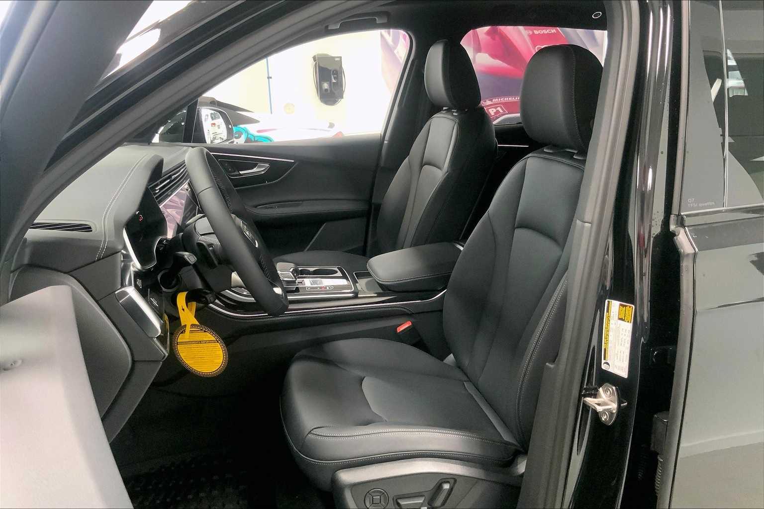 Thumbnail: 2026 Audi Q7 - 10