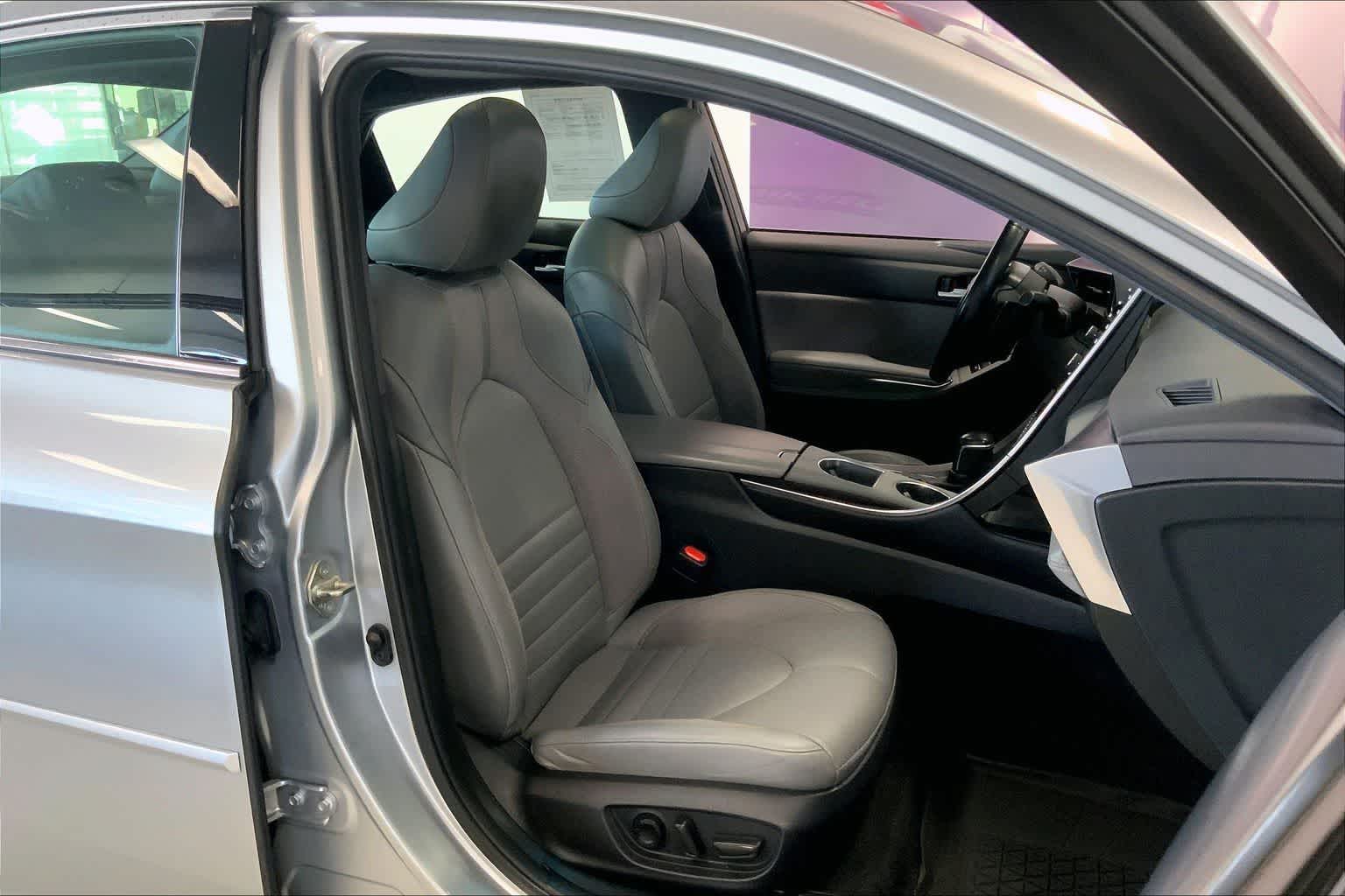 Thumbnail: 2020 Toyota Avalon - 11