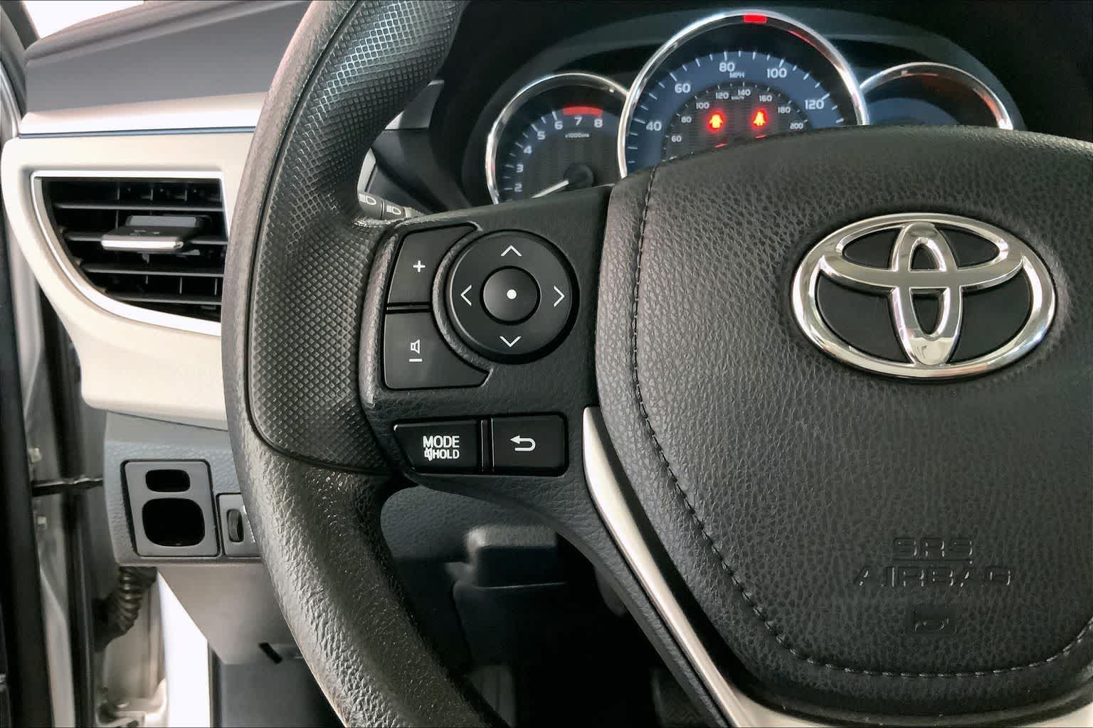 Thumbnail: 2015 Toyota Corolla - 19
