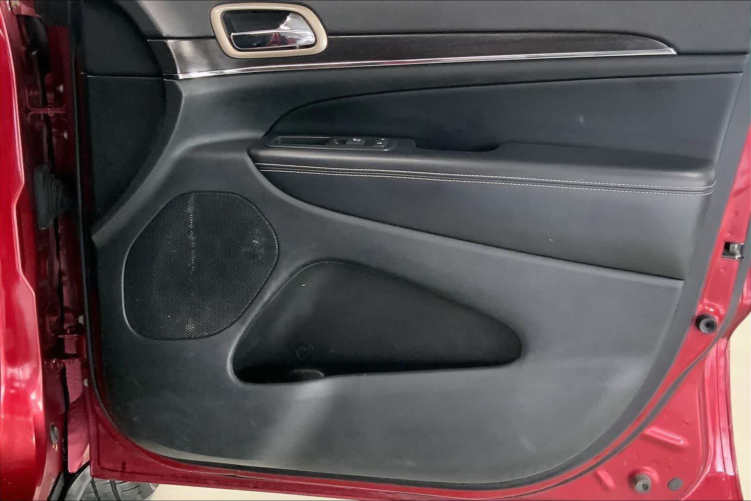 Thumbnail: 2014 Jeep Grand Cherokee - 25