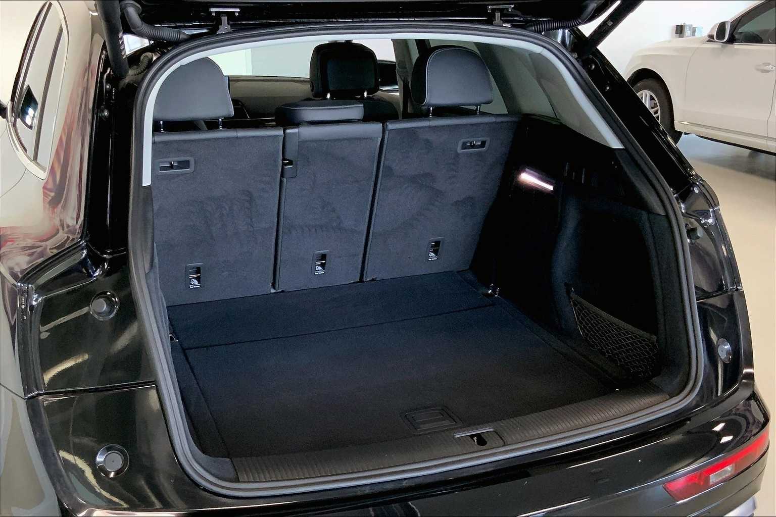 Thumbnail: 2024 Audi Q5 - 16