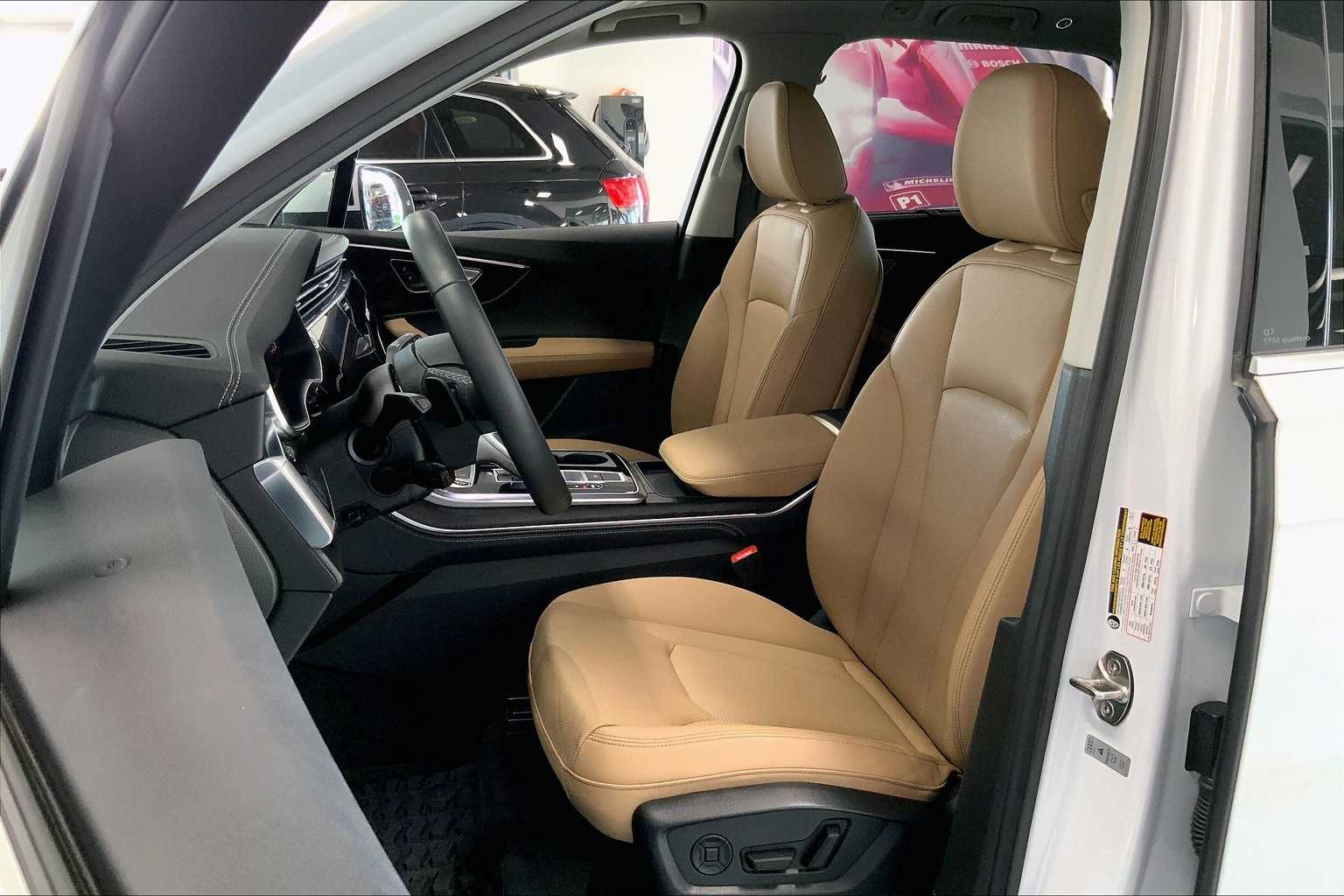 Thumbnail: 2025 Audi Q7 - 10