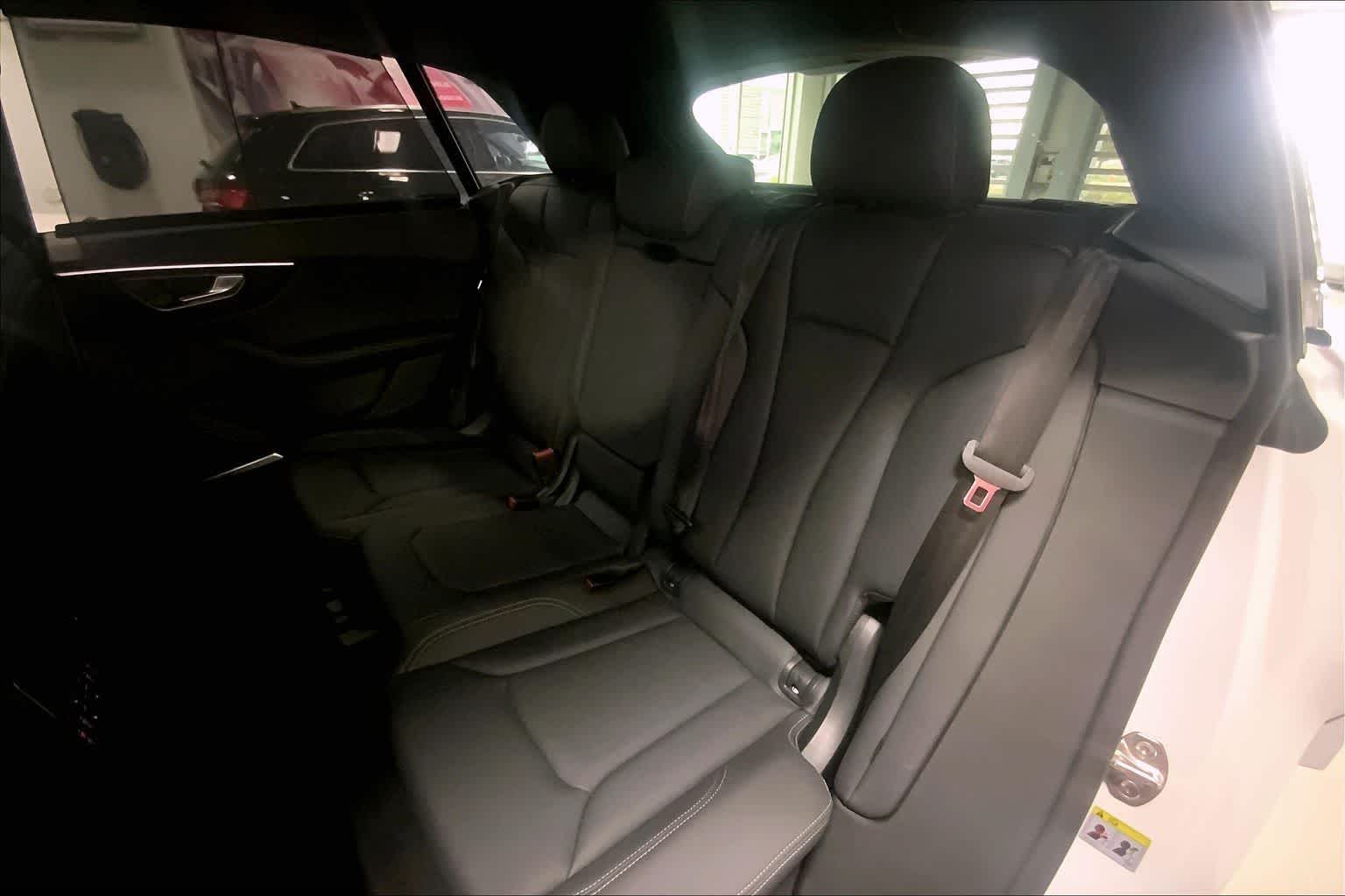 Thumbnail: 2026 Audi Q8 - 13