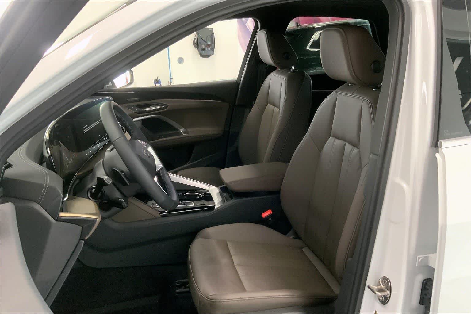 Thumbnail: 2025 Audi Q5 - 9