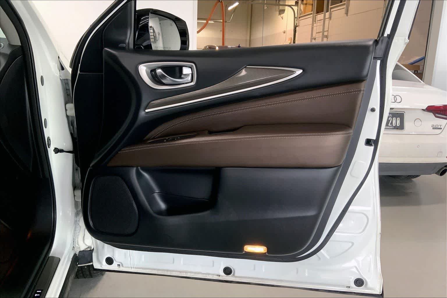 Thumbnail: 2019 INFINITI QX60 - 25