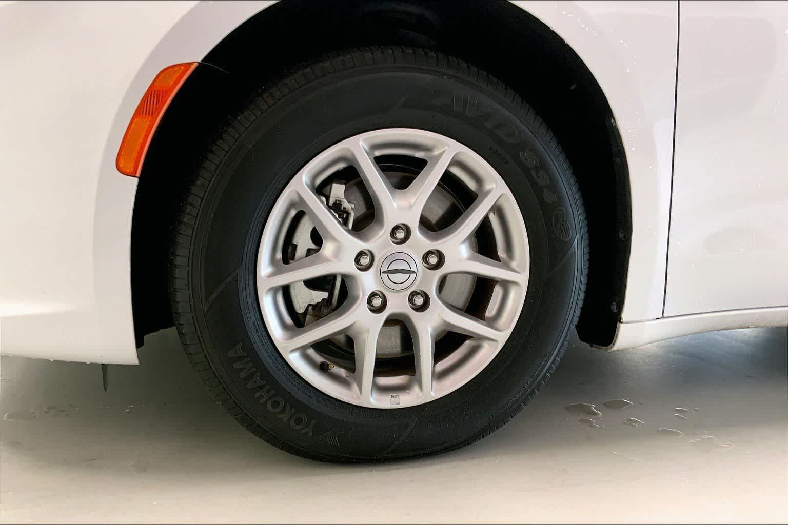 Thumbnail: 2024 Chrysler Pacifica - 7