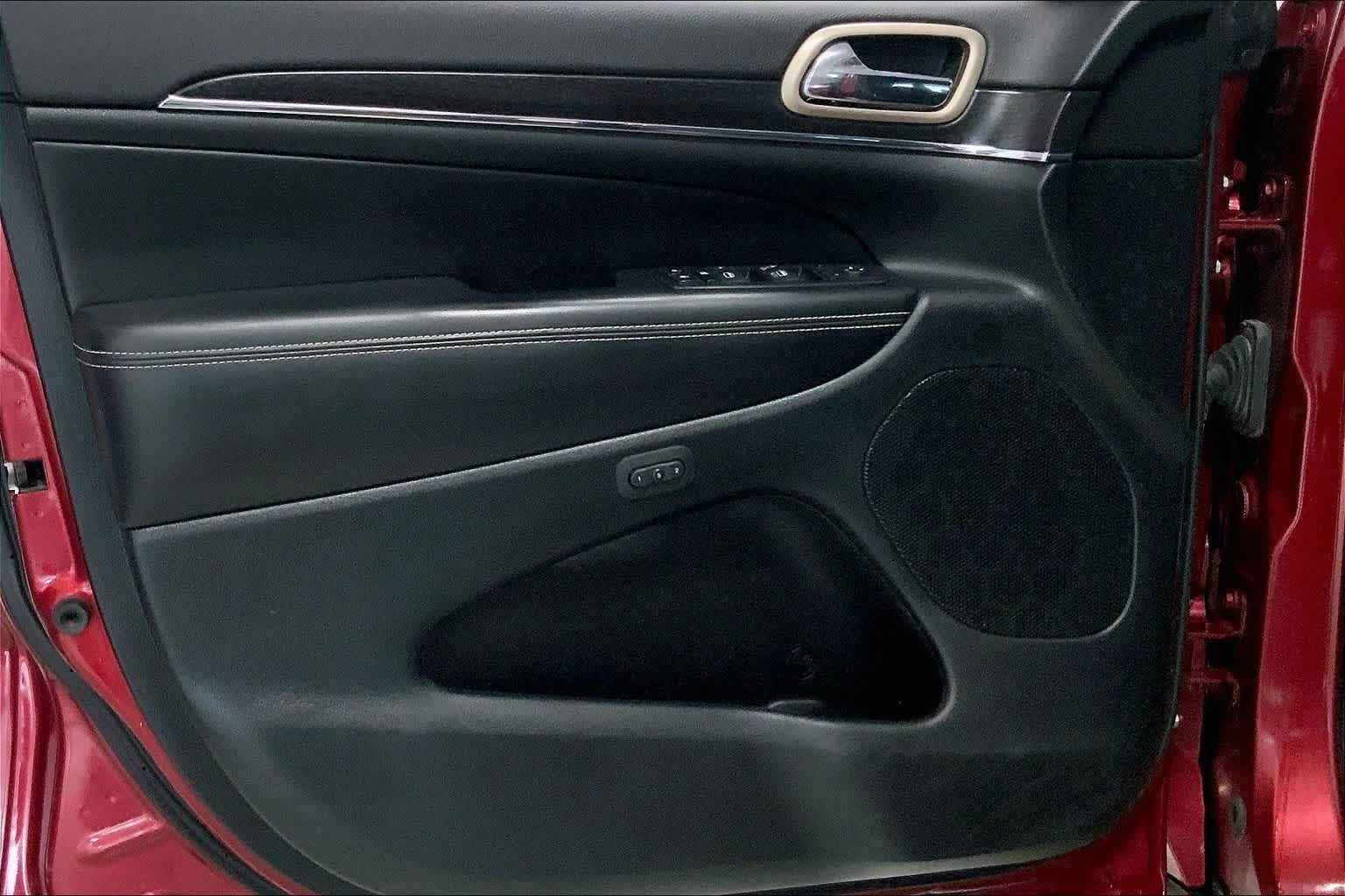 Thumbnail: 2014 Jeep Grand Cherokee - 24