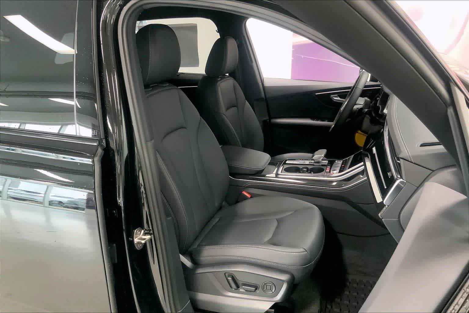 Thumbnail: 2026 Audi Q7 - 13