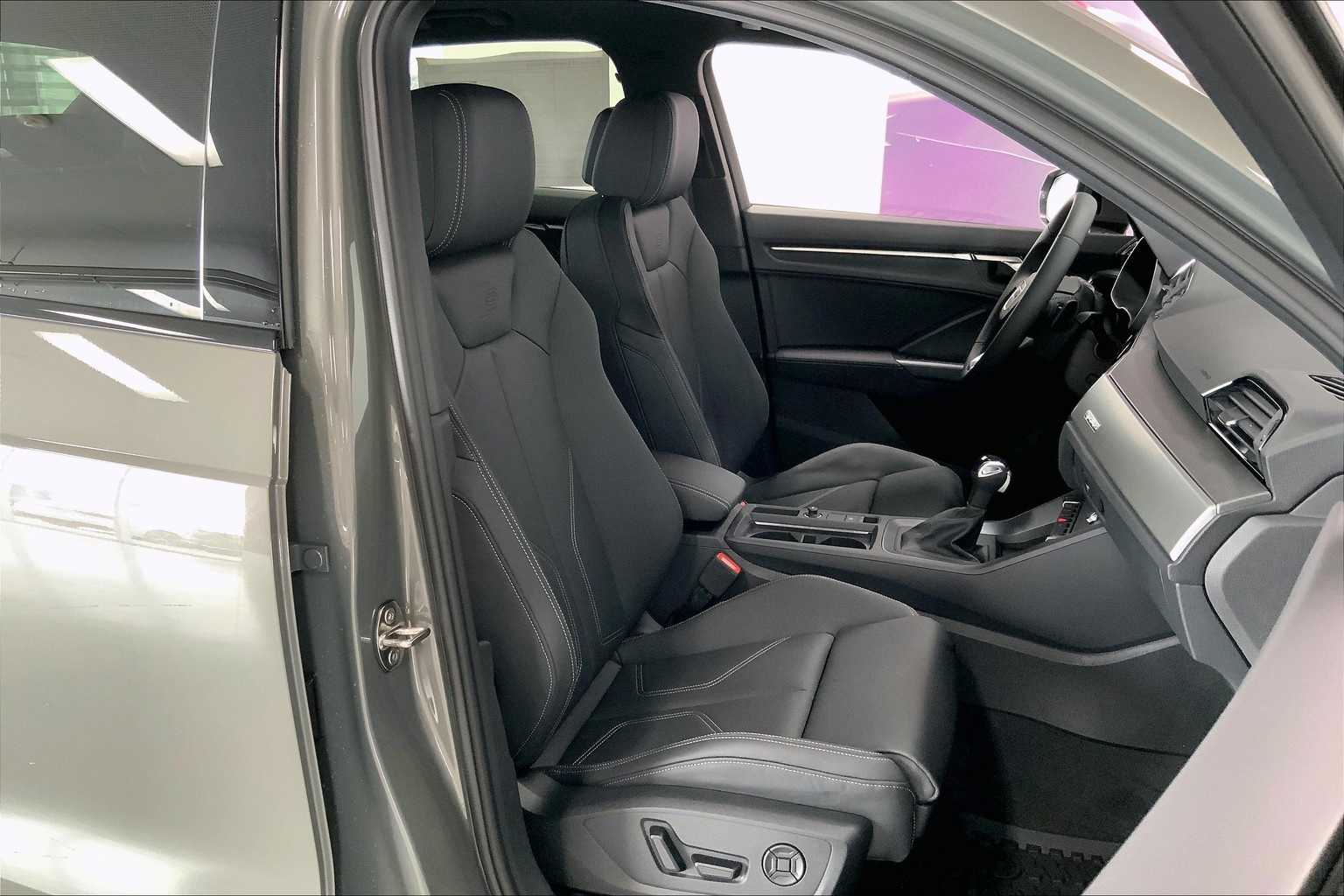 Thumbnail: 2025 Audi Q3 - 14