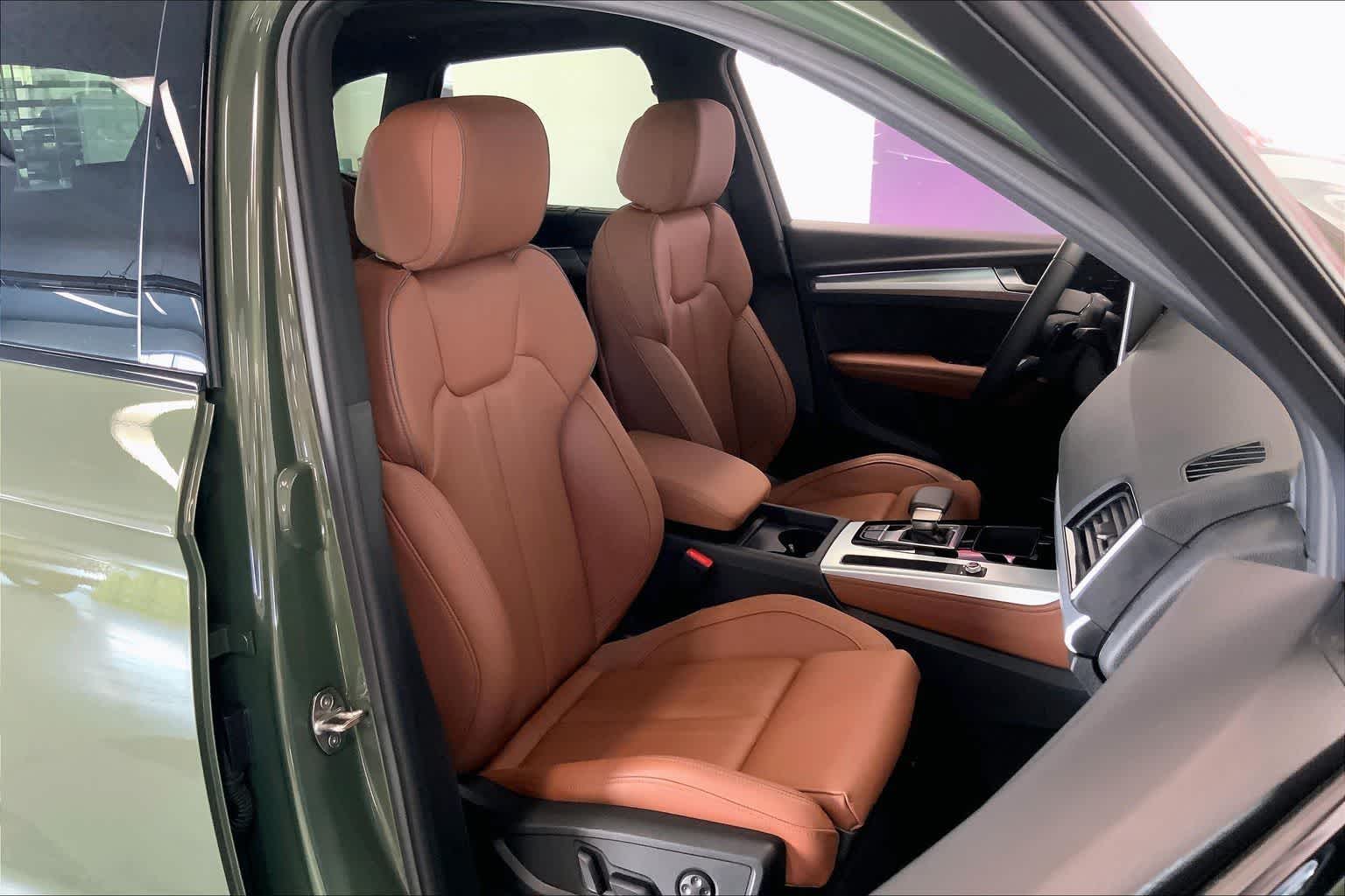 Thumbnail: 2025 Audi Q5 - 12