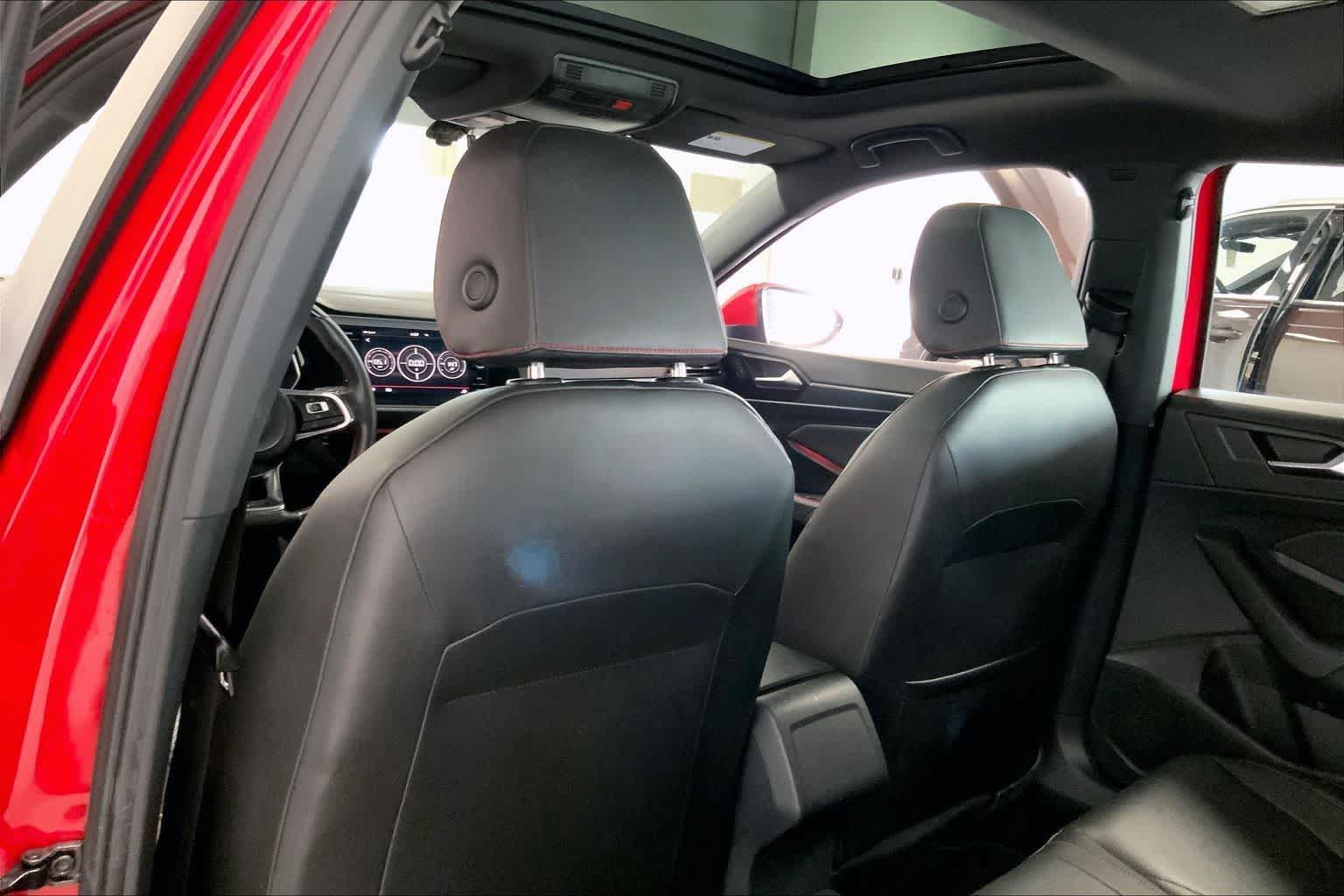 Thumbnail: 2019 Volkswagen Jetta - 10