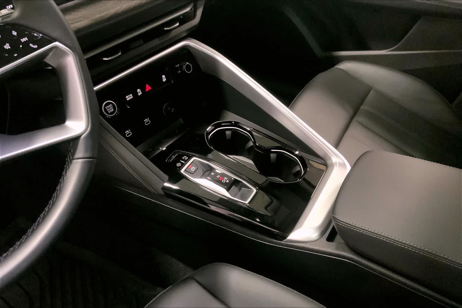 Thumbnail: 2025 Audi Q5 - 15