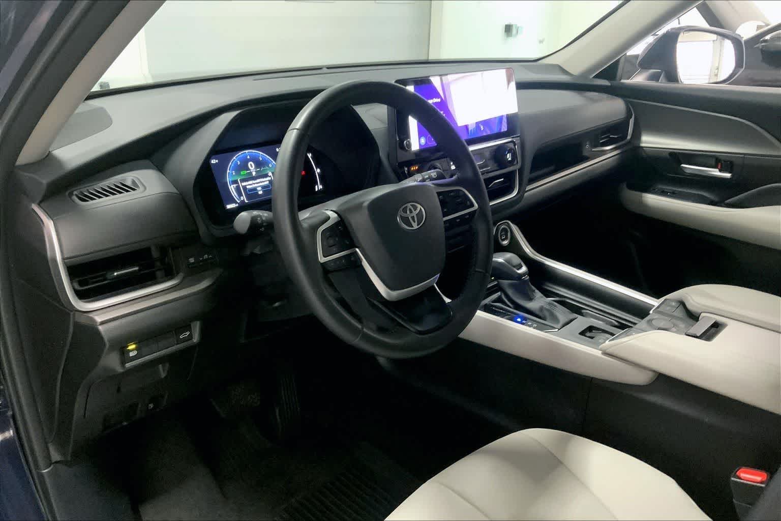 Thumbnail: 2025 Toyota Grand Highlander - 2