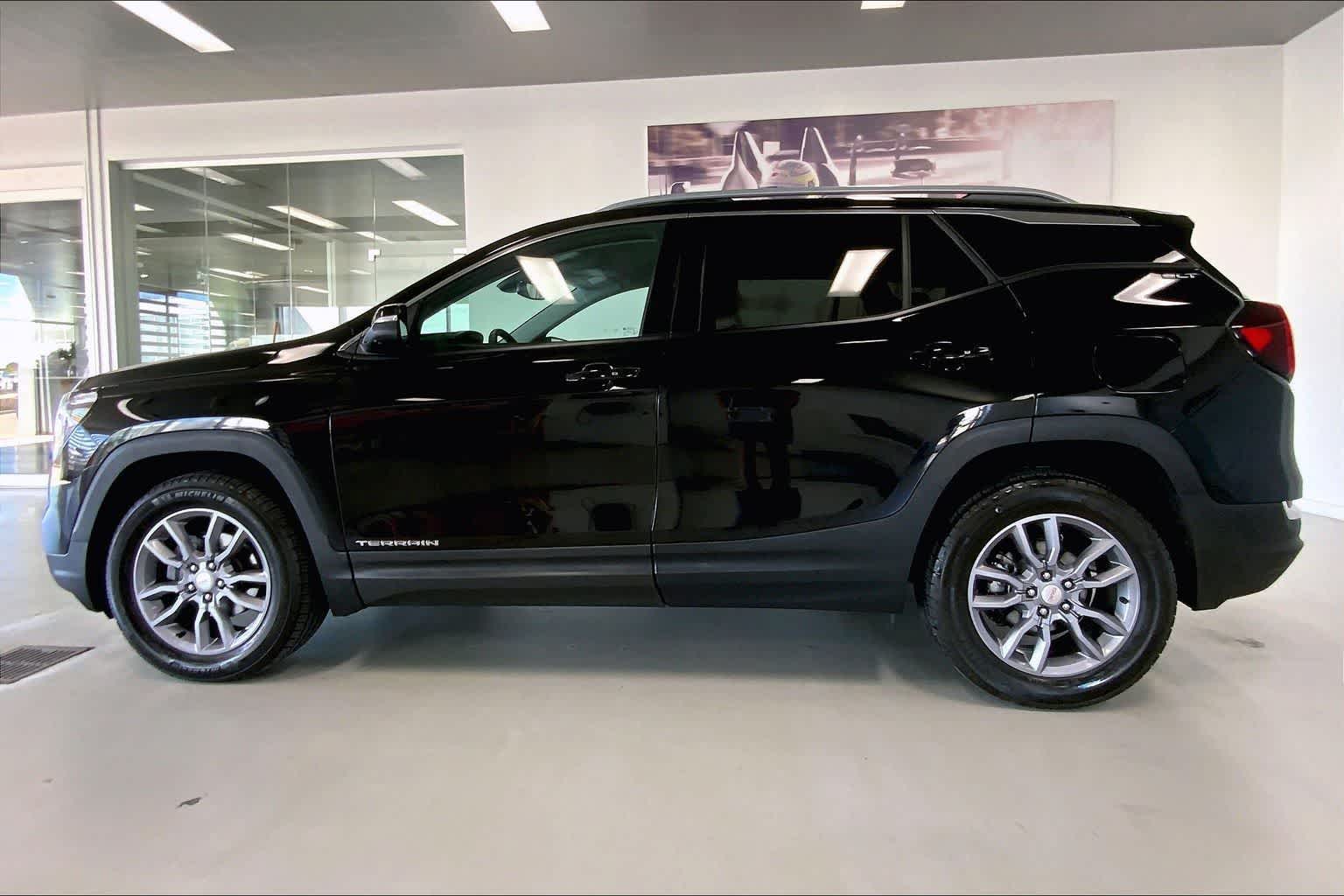 Thumbnail: 2023 GMC Terrain - 3