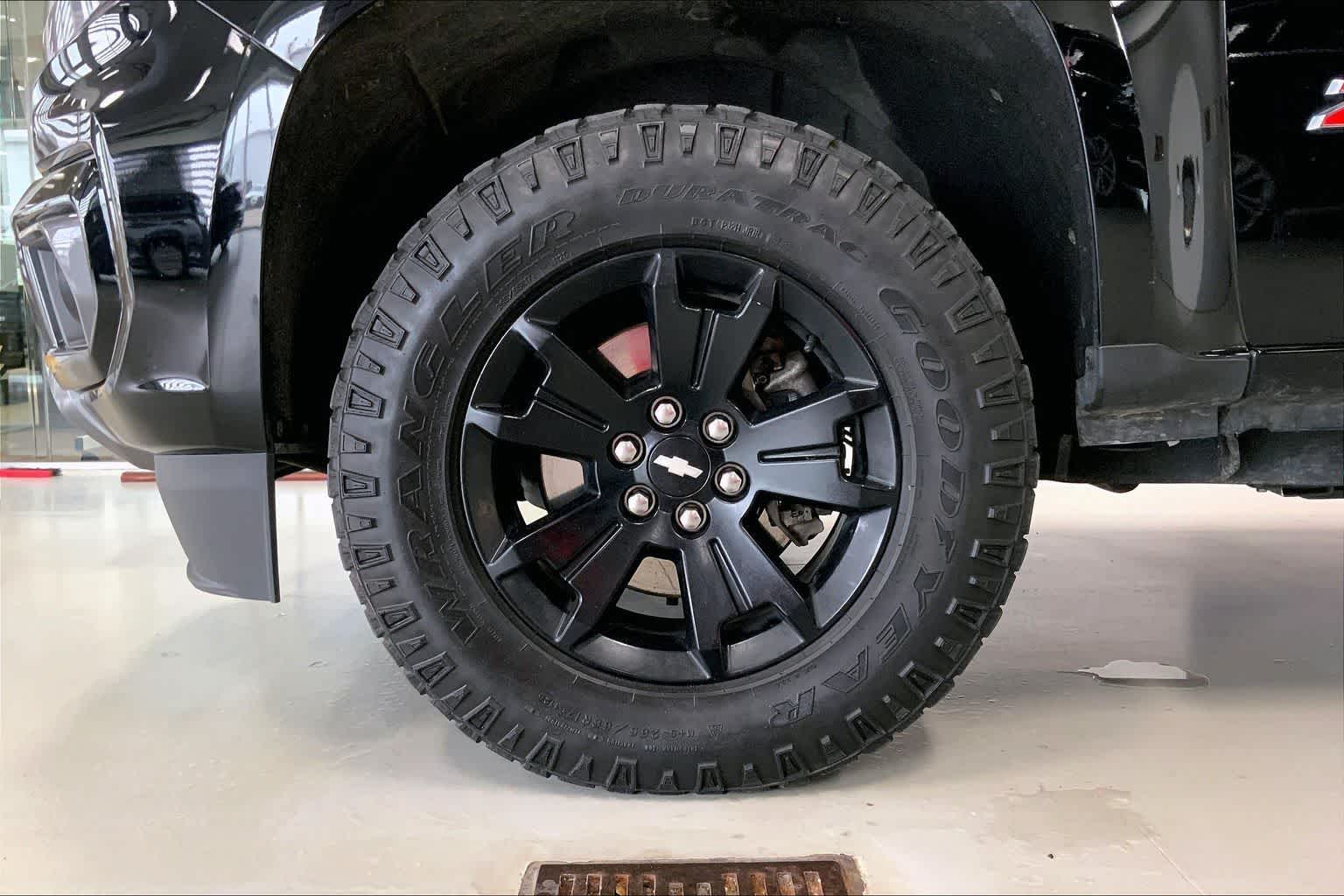 Thumbnail: 2022 Chevrolet Colorado - 8