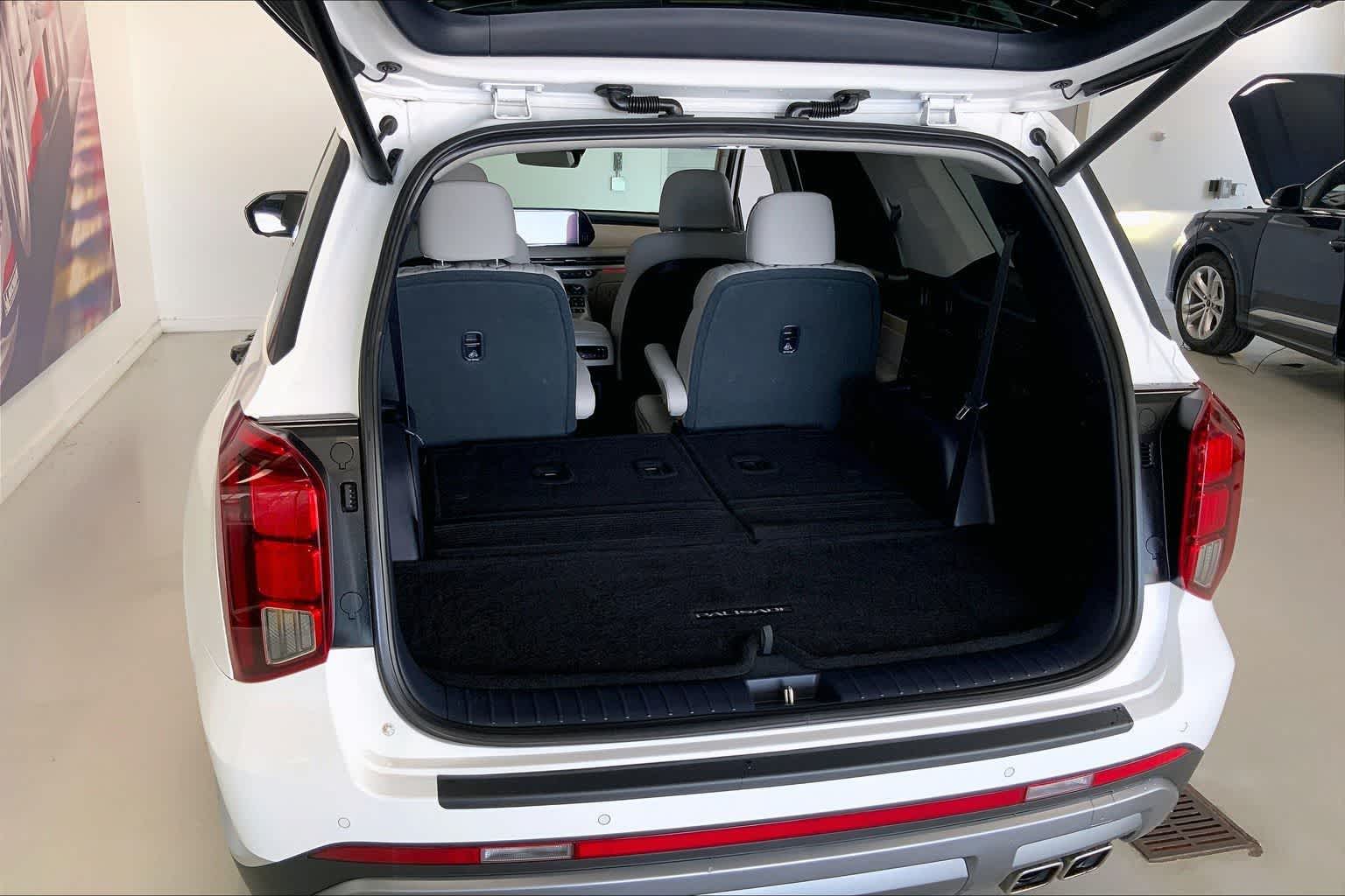 Thumbnail: 2024 Hyundai Palisade - 16