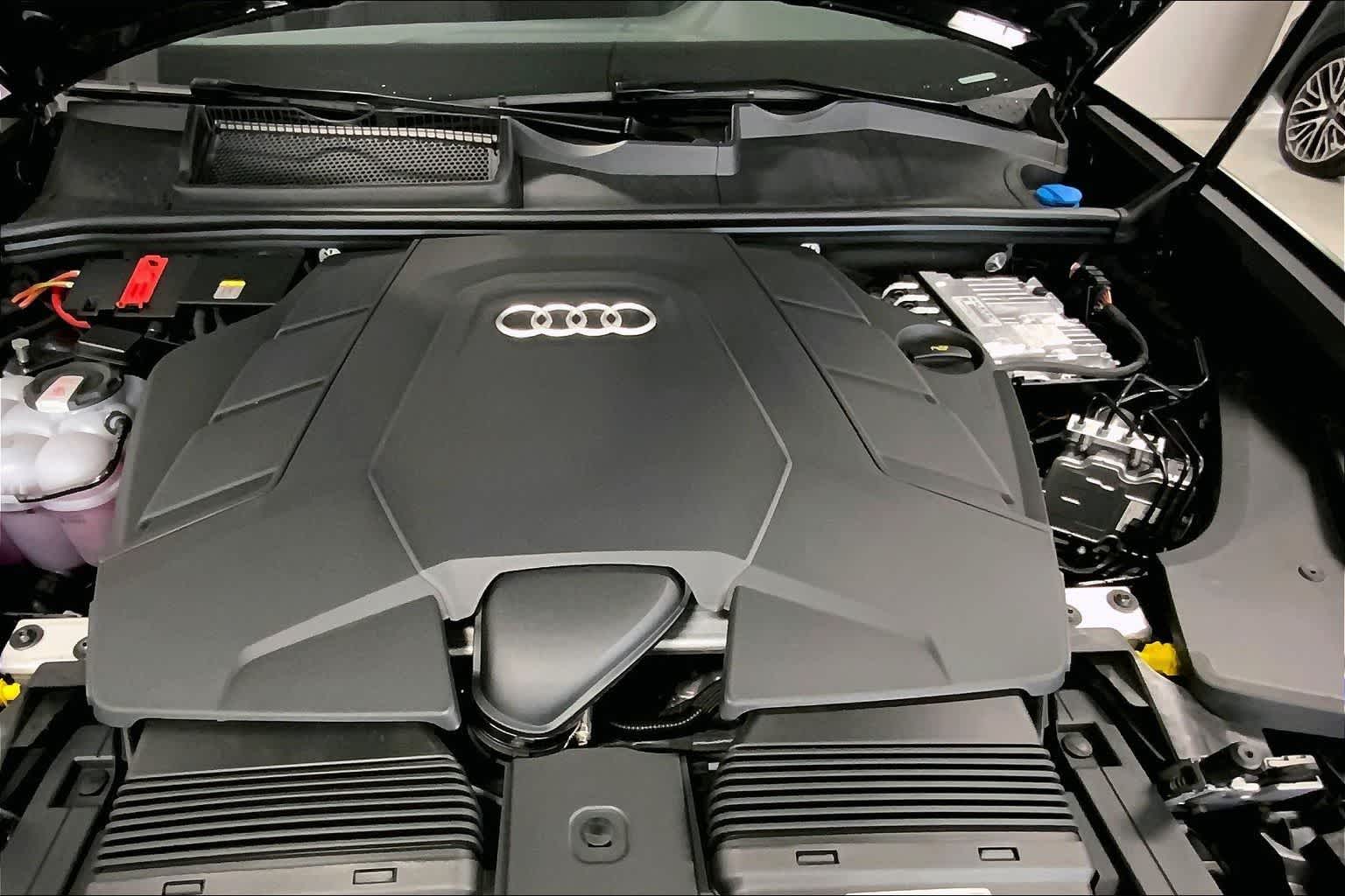 Thumbnail: 2026 Audi Q8 - 9