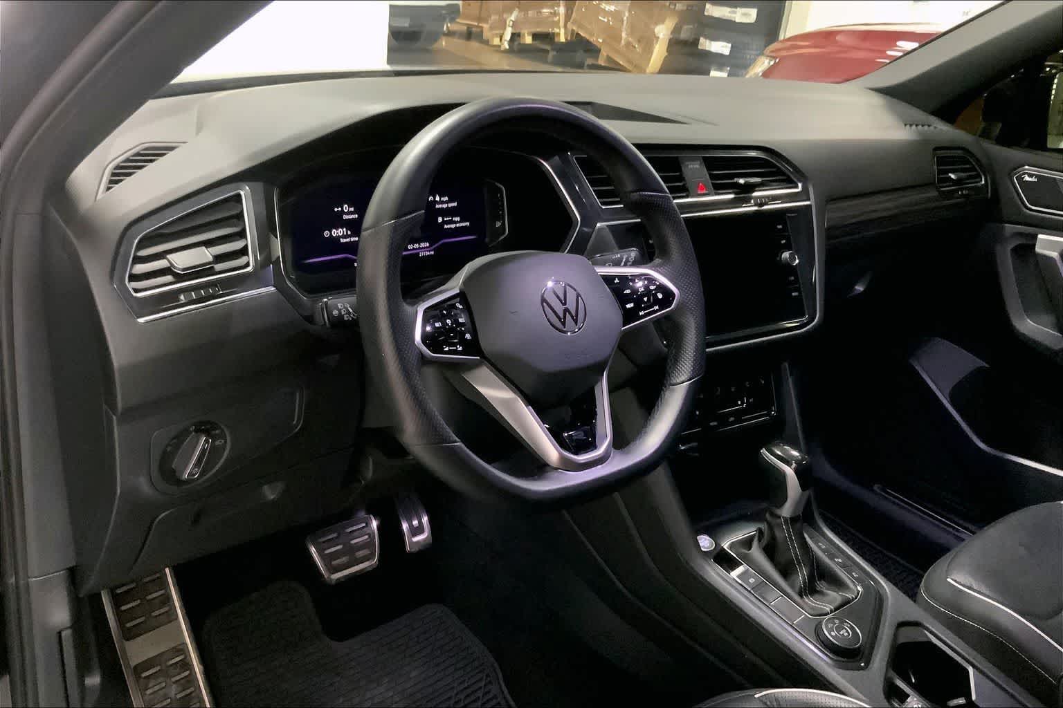 Thumbnail: 2023 Volkswagen Tiguan - 2