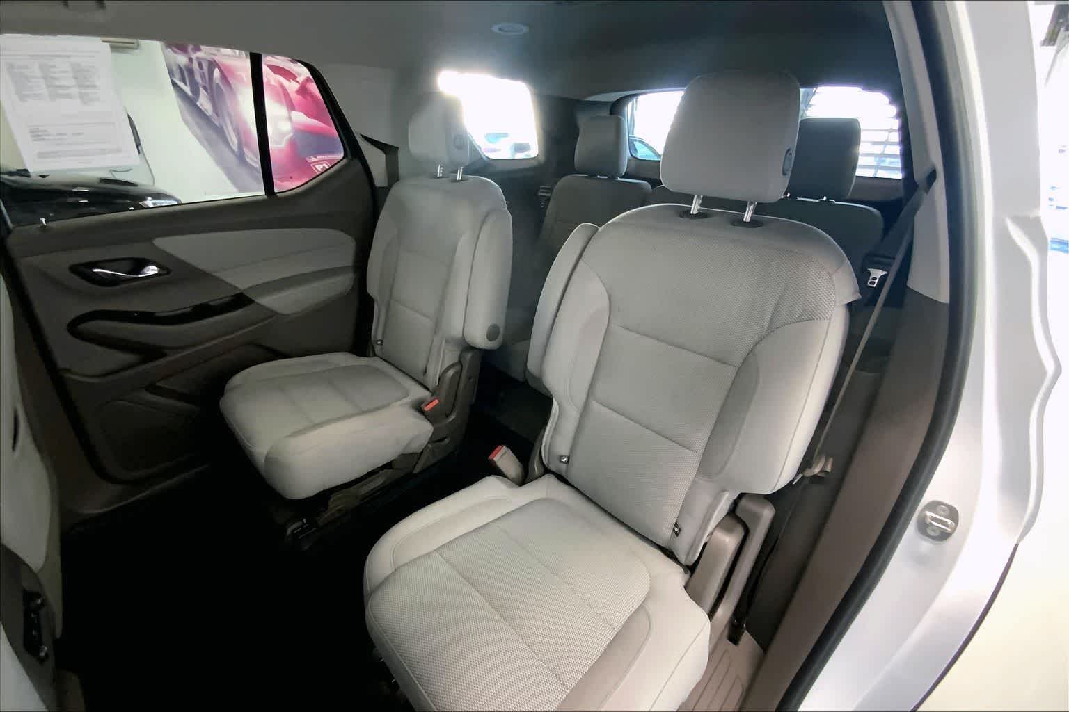 Thumbnail: 2018 Chevrolet Traverse - 25