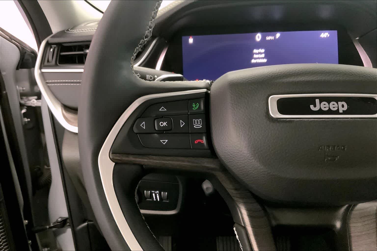 Thumbnail: 2023 Jeep Grand Cherokee - 21