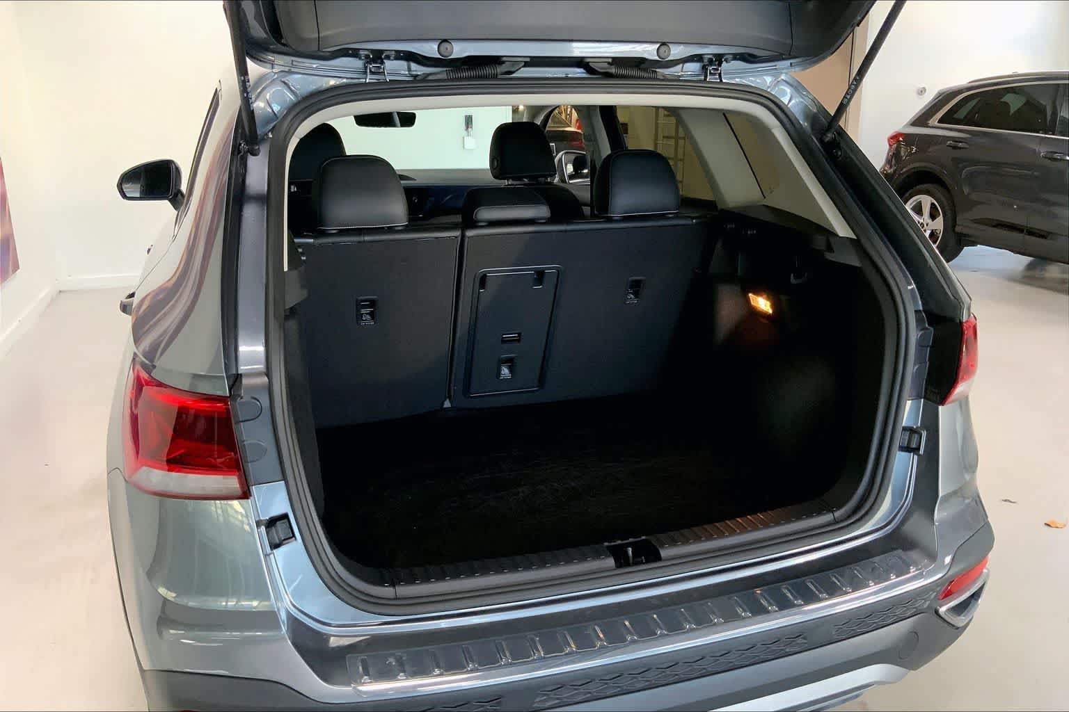 Thumbnail: 2023 Volkswagen Taos - 17