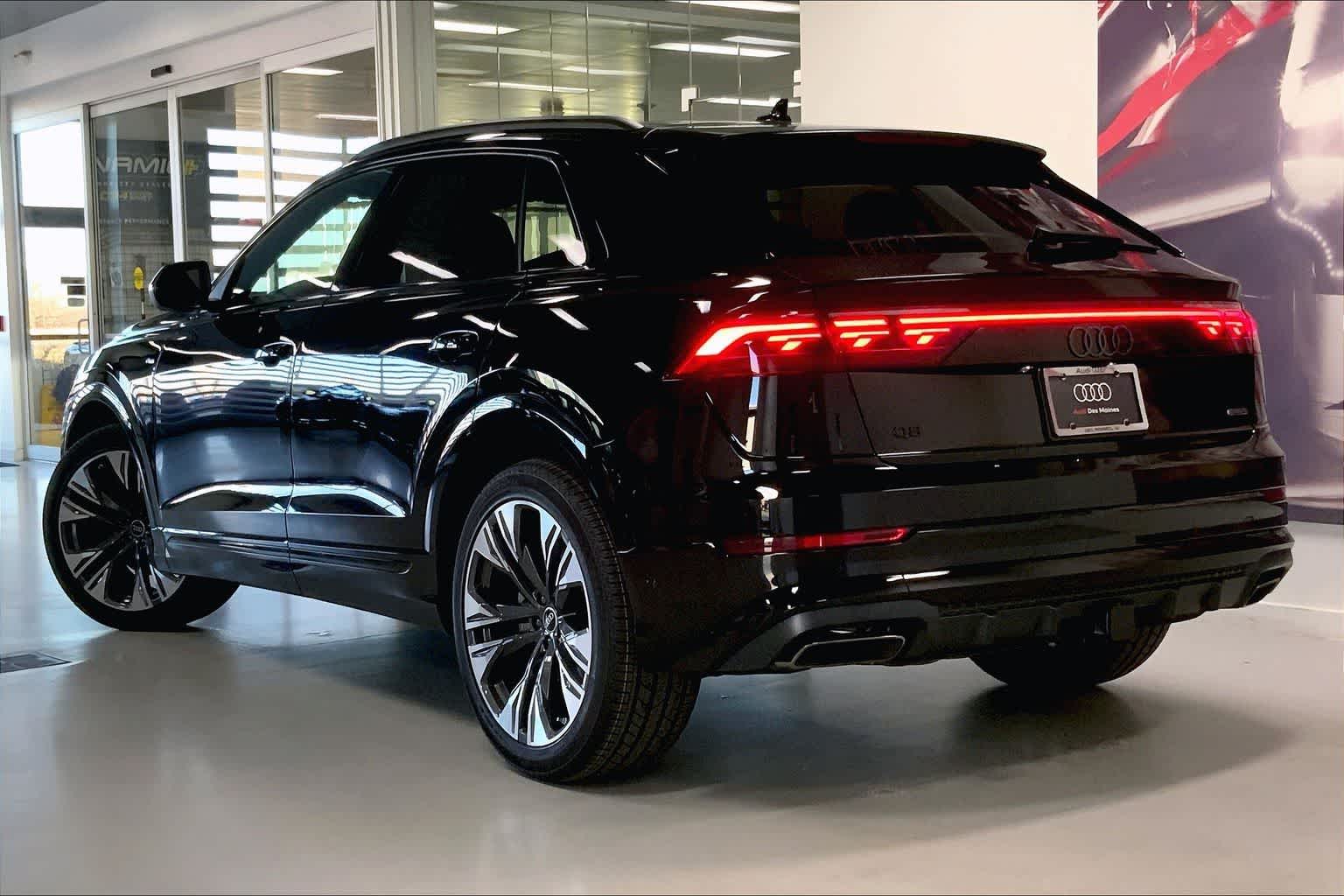 Thumbnail: 2026 Audi Q8 - 4