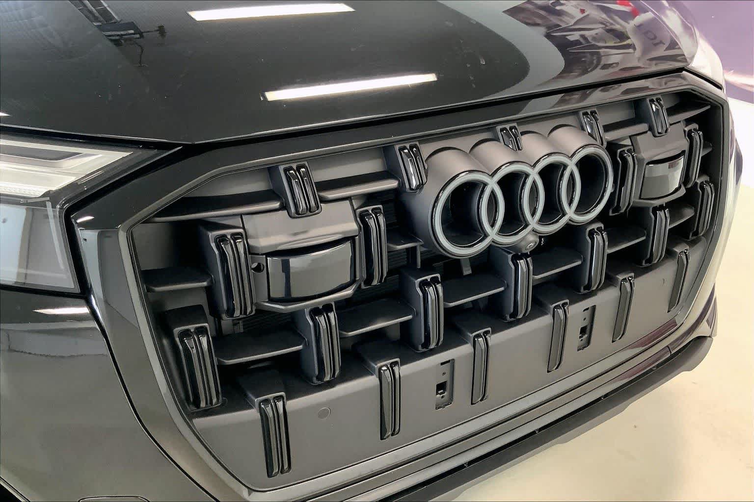 Thumbnail: 2025 Audi Q7 - 33