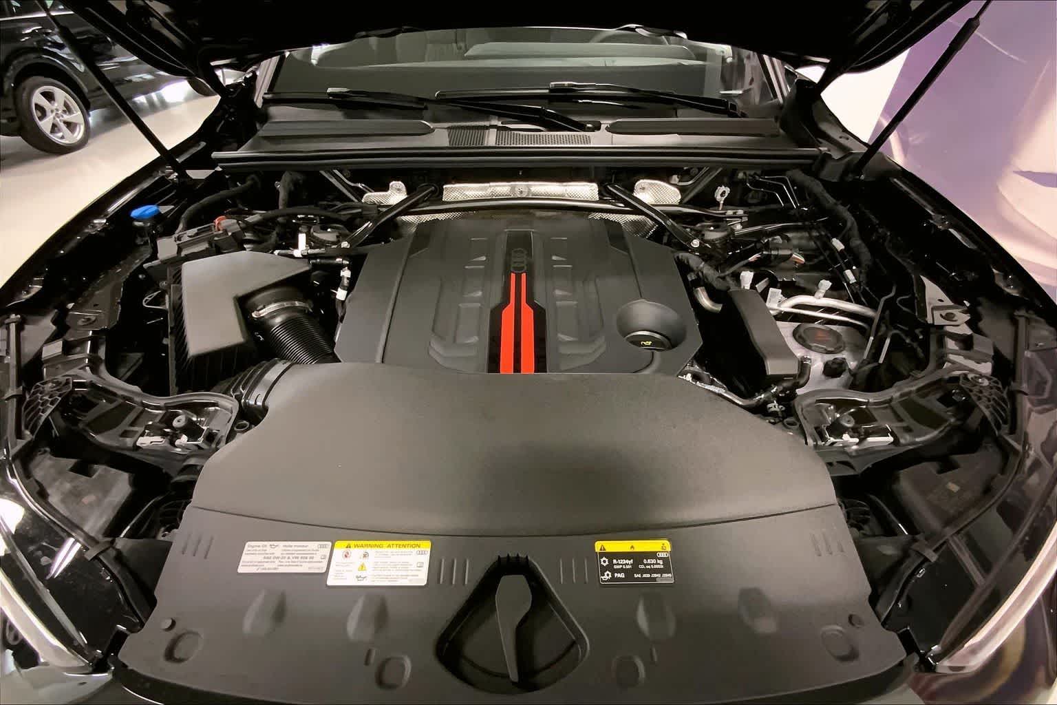 Thumbnail: 2025 Audi SQ5 - 8