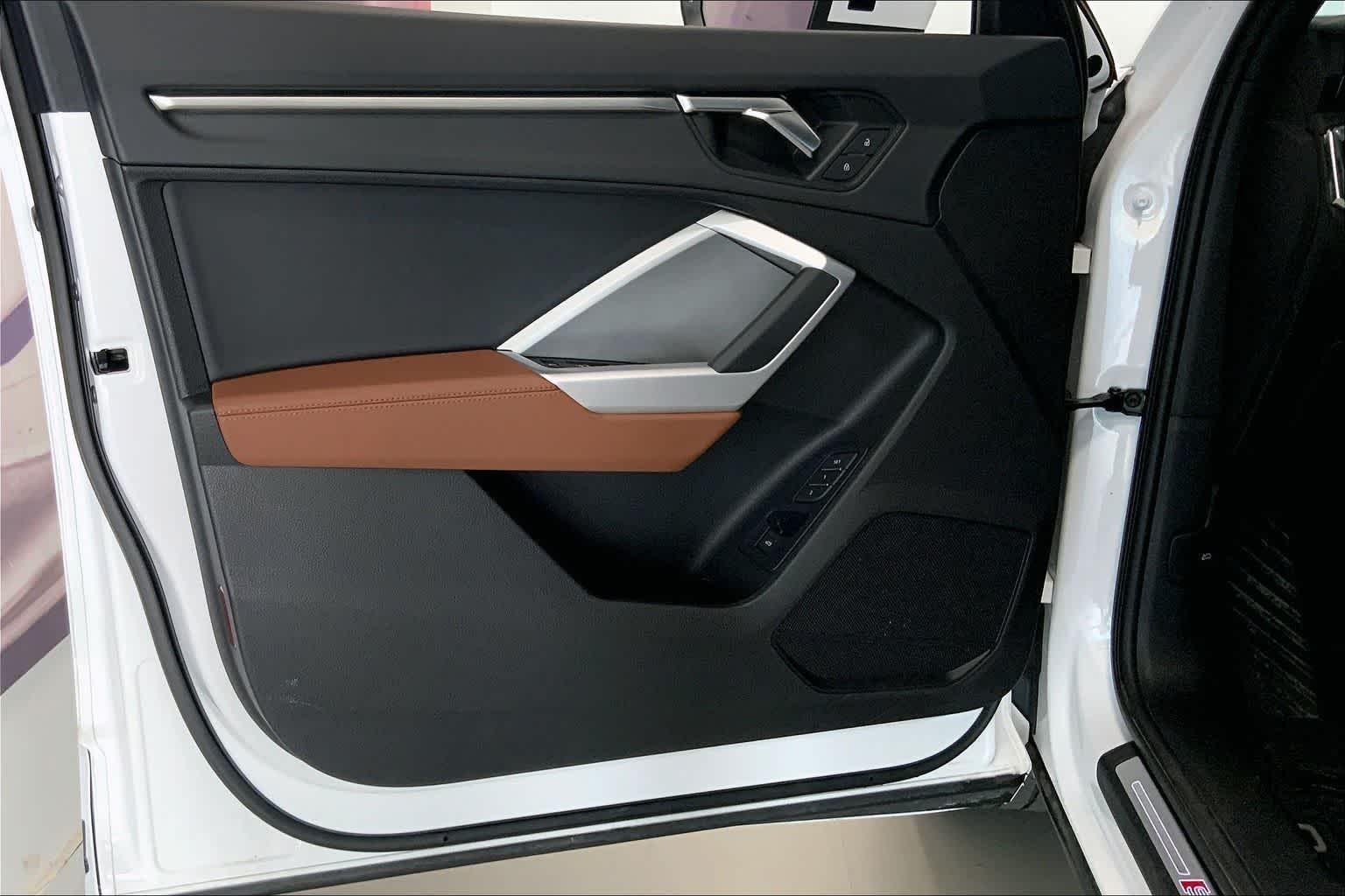 Thumbnail: 2025 Audi Q3 - 25