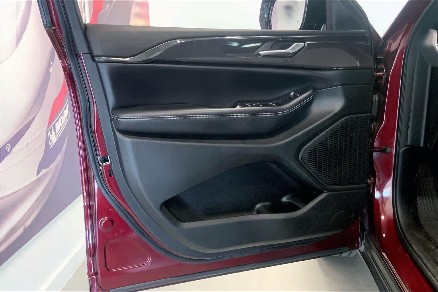 Thumbnail: 2023 Jeep Grand Cherokee - 24