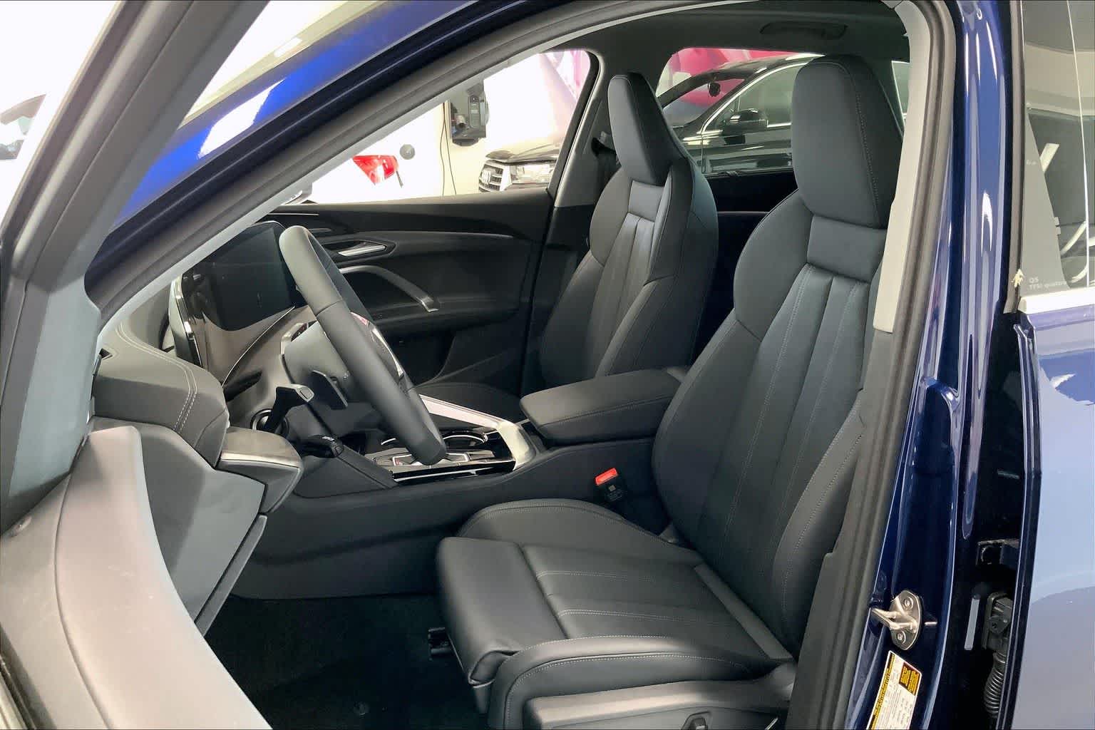 Thumbnail: 2025 Audi Q5 - 9