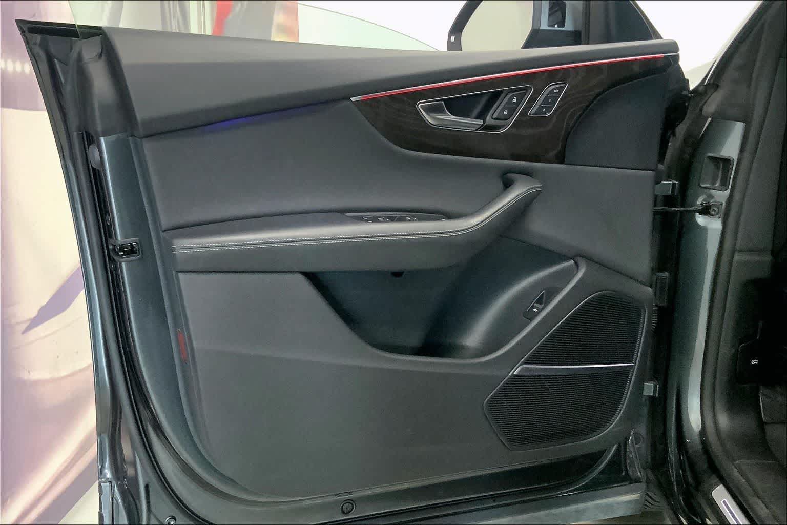 Thumbnail: 2022 Audi Q8 - 23