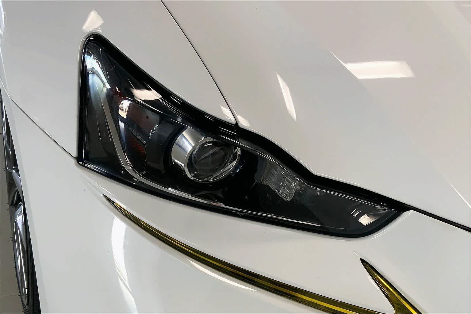 Thumbnail: 2018 Lexus IS - 28