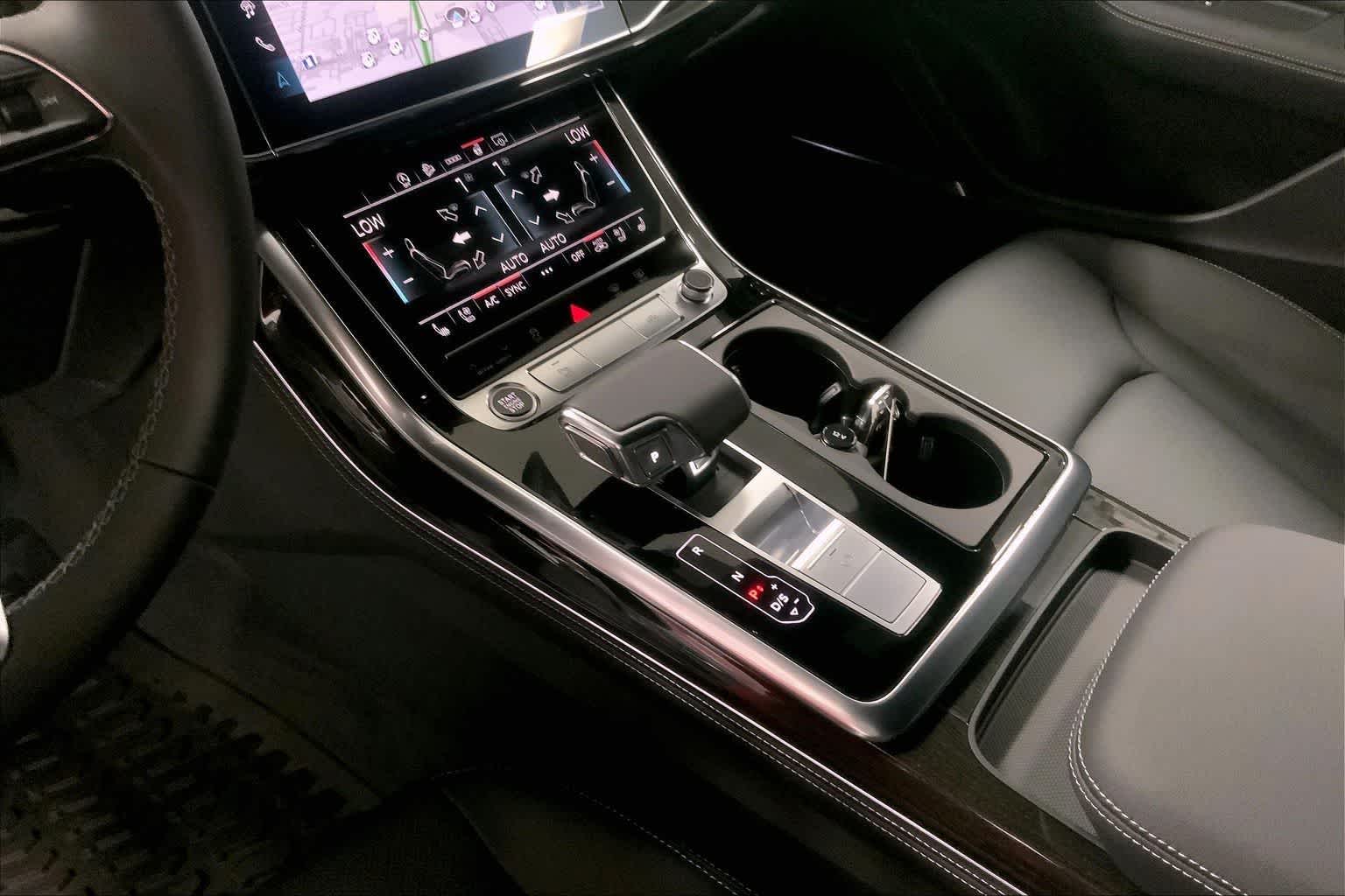 Thumbnail: 2026 Audi Q8 - 17