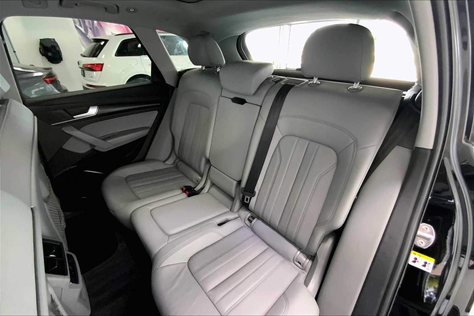 Thumbnail: 2022 Audi Q5 - 23
