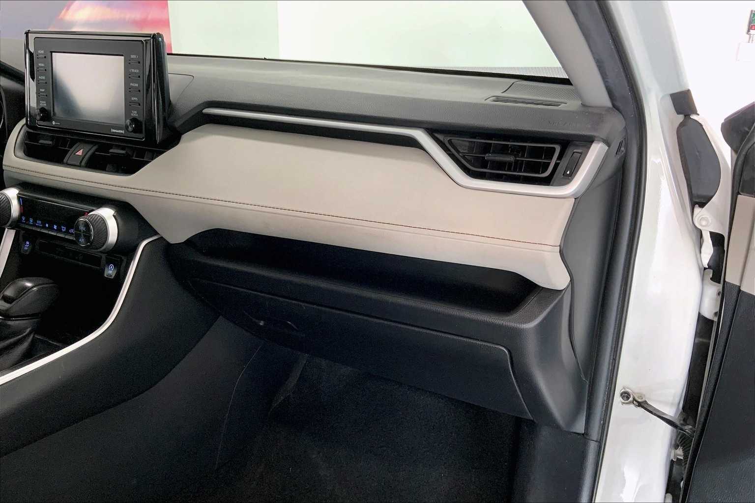 Thumbnail: 2021 Toyota RAV4 - 19