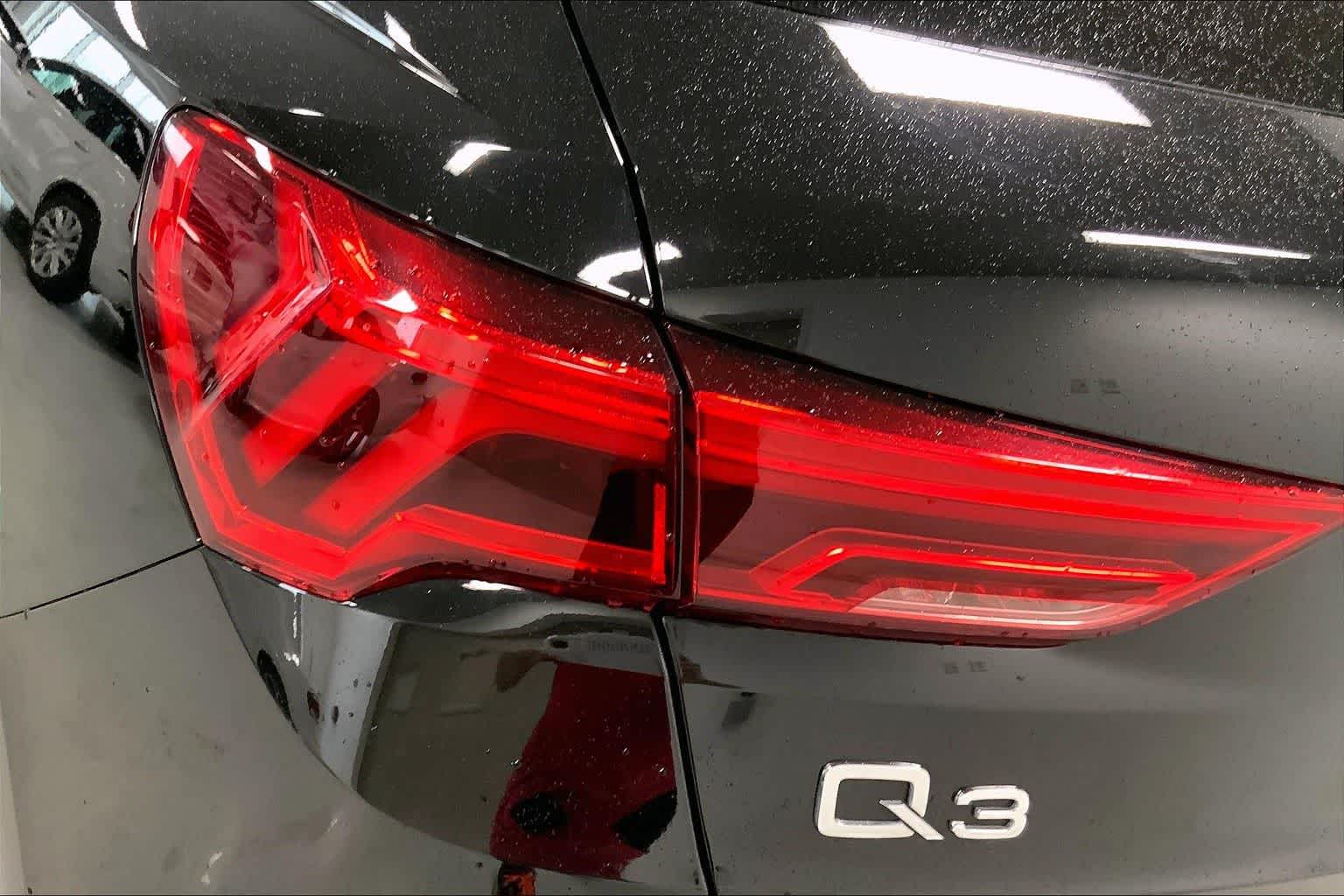 Thumbnail: 2022 Audi Q3 - 32
