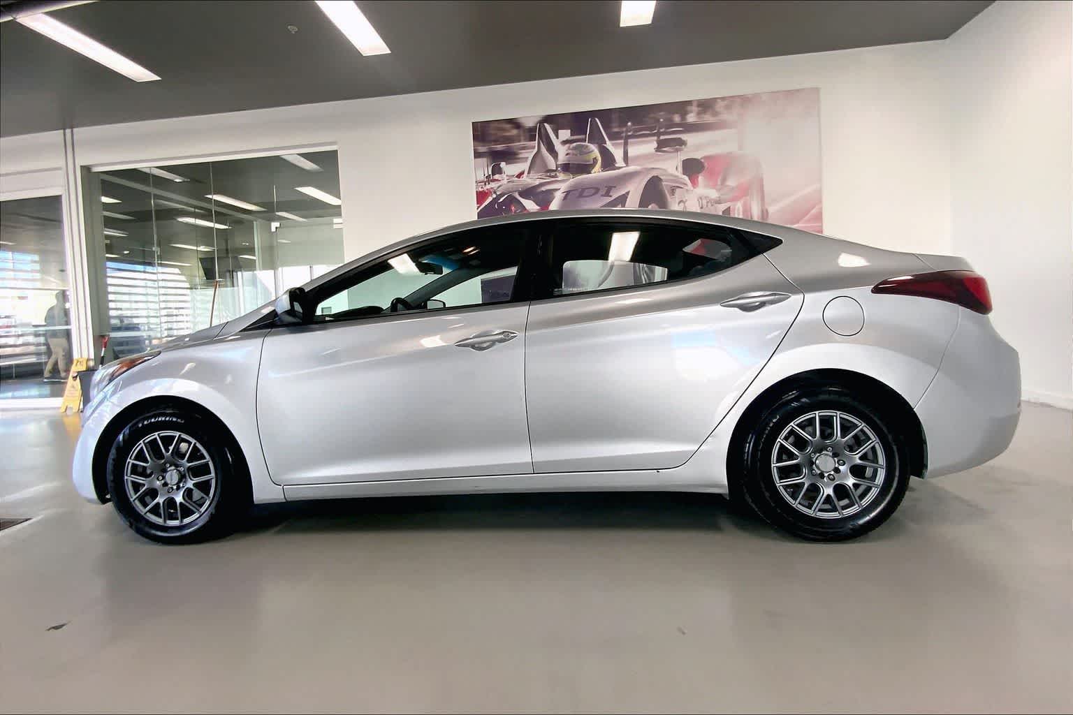 Thumbnail: 2016 Hyundai Elantra - 3