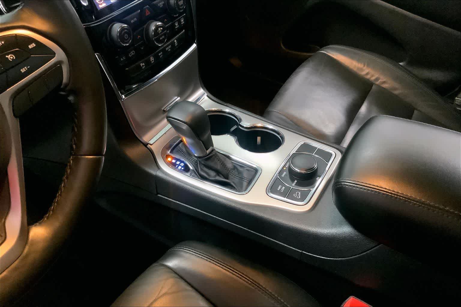 Thumbnail: 2019 Jeep Grand Cherokee - 14