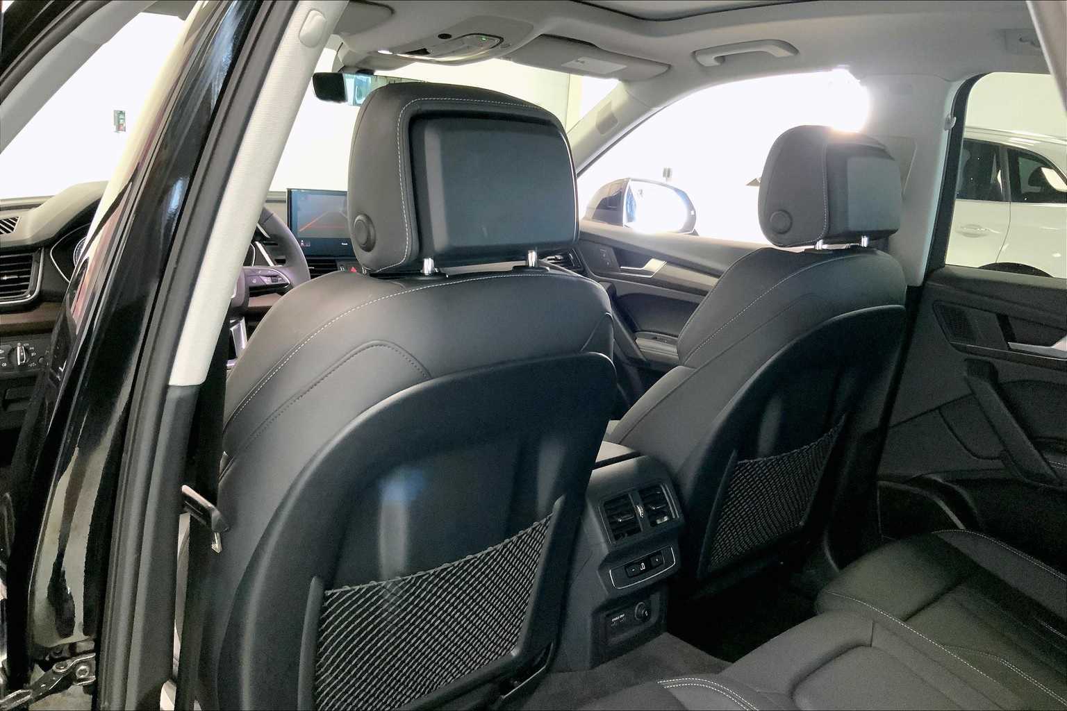 Thumbnail: 2024 Audi Q5 - 10