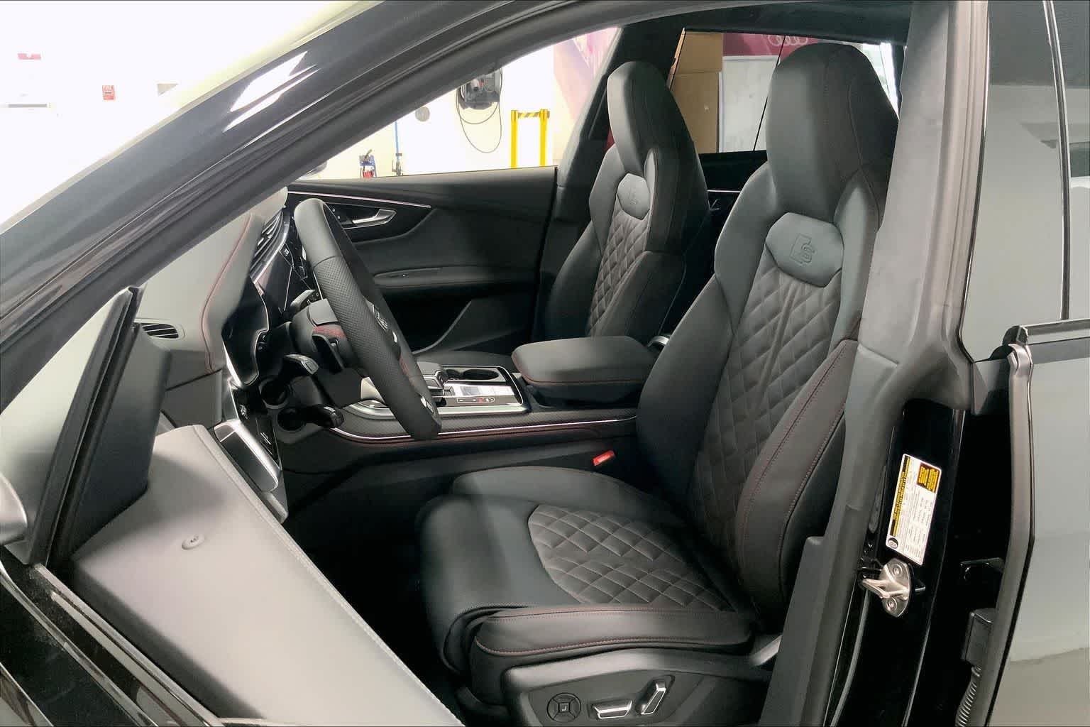 Thumbnail: 2026 Audi SQ8 - 10